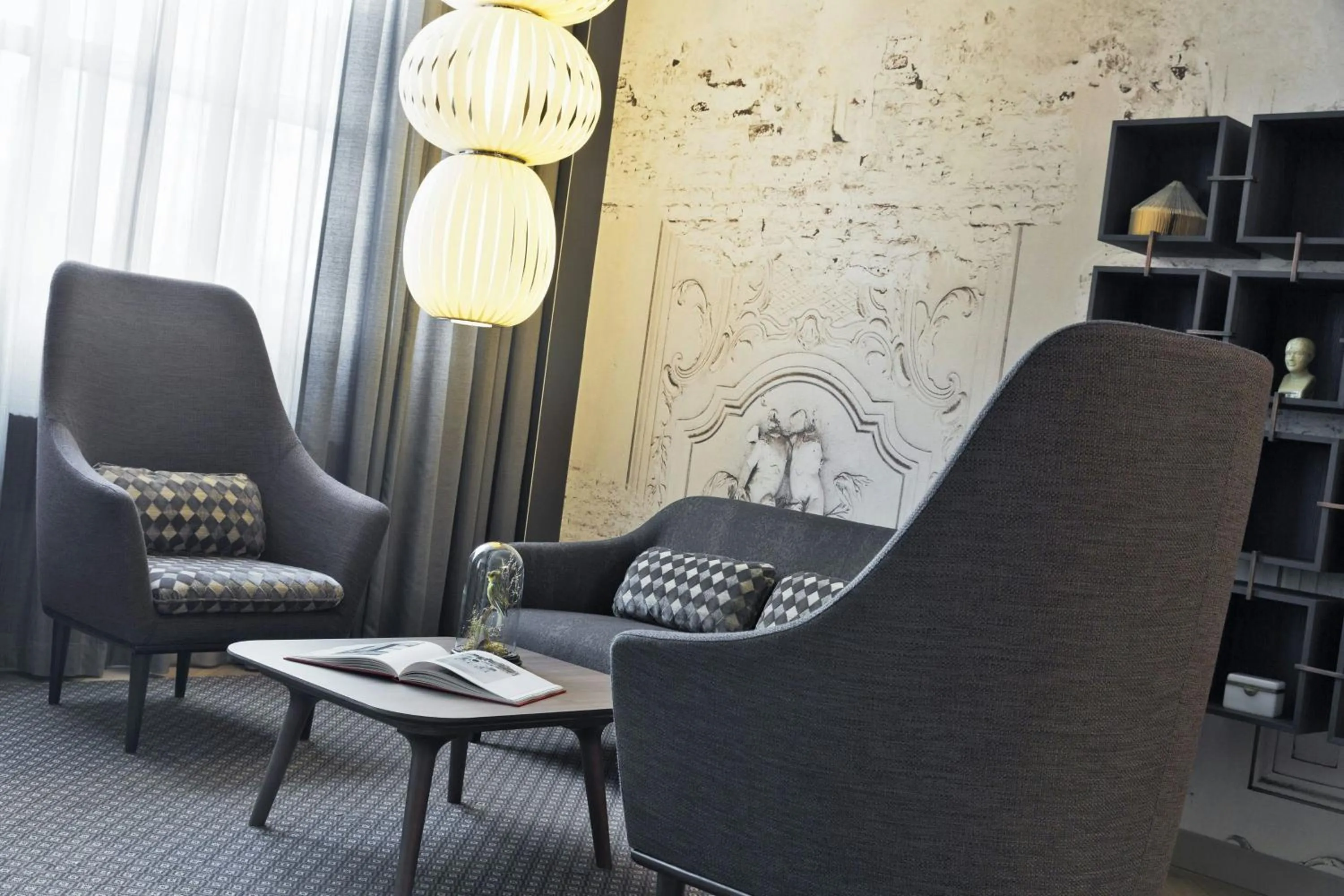 Lobby or reception in Renaissance Vienna Schönbrunn Hotel