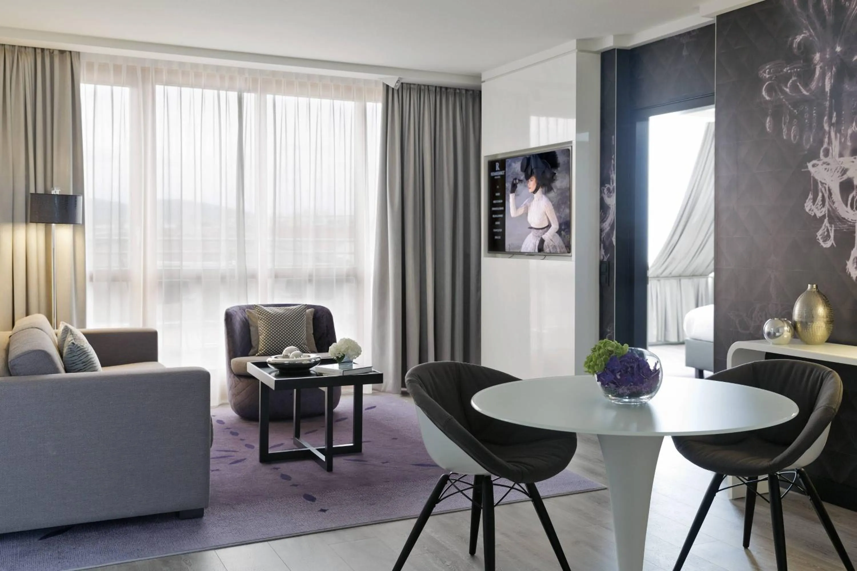 Photo of the whole room in Renaissance Vienna Schönbrunn Hotel