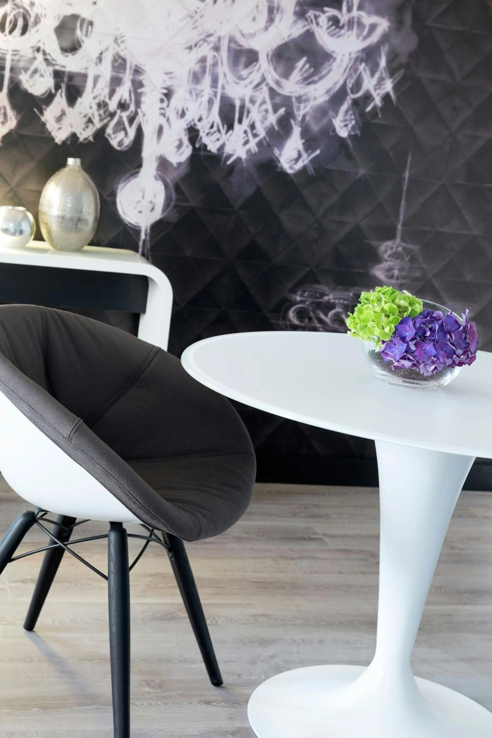 Photo of the whole room in Renaissance Vienna Schönbrunn Hotel