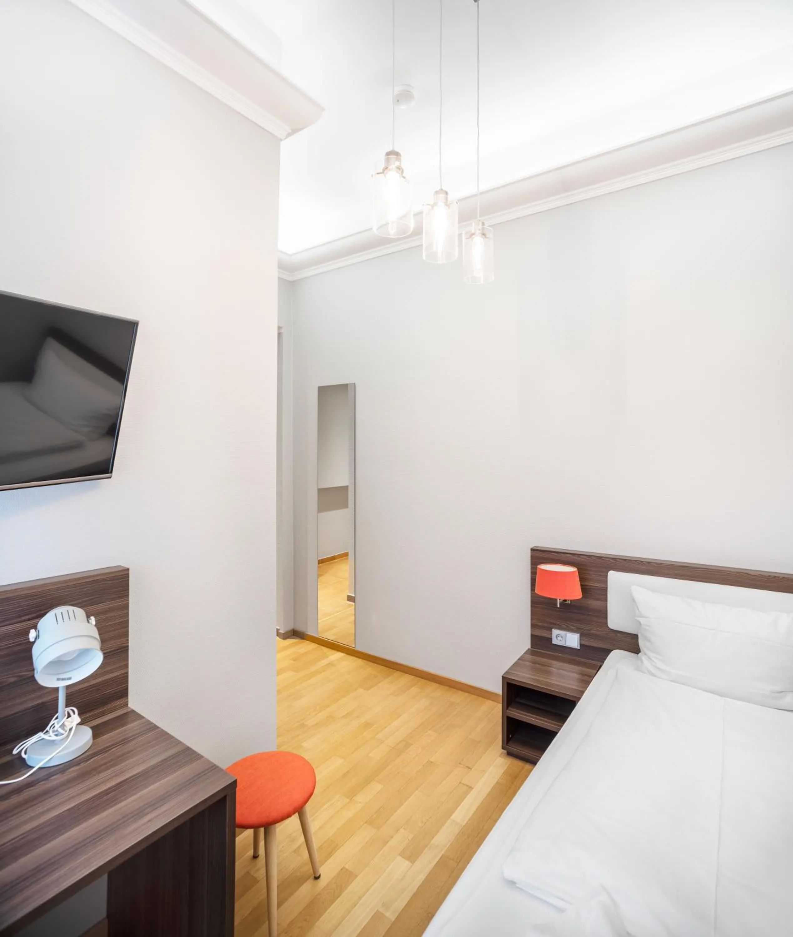 Photo of the whole room, Bed in BoardingWorld Heidelberg