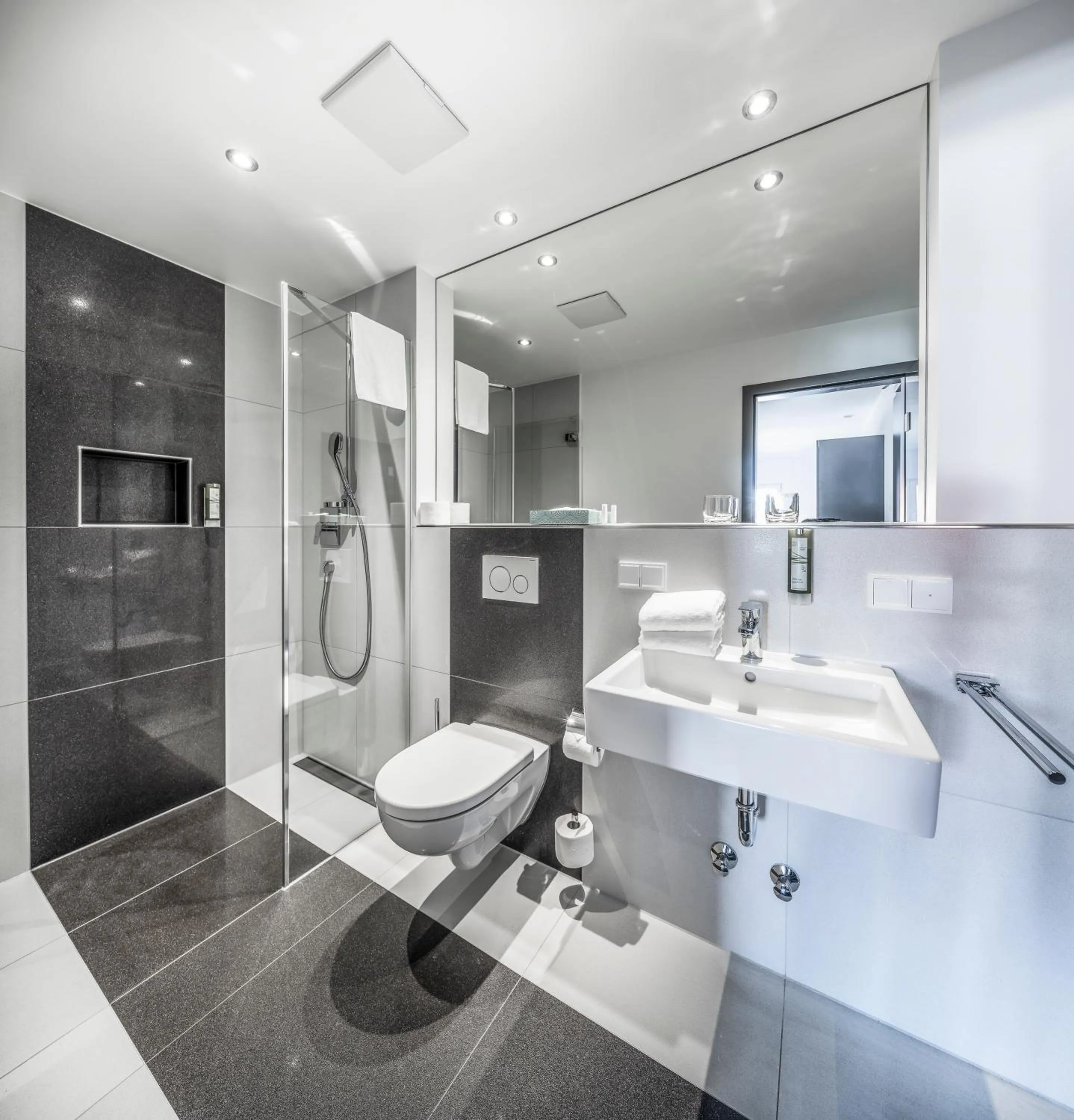 Shower in BoardingWorld Heidelberg