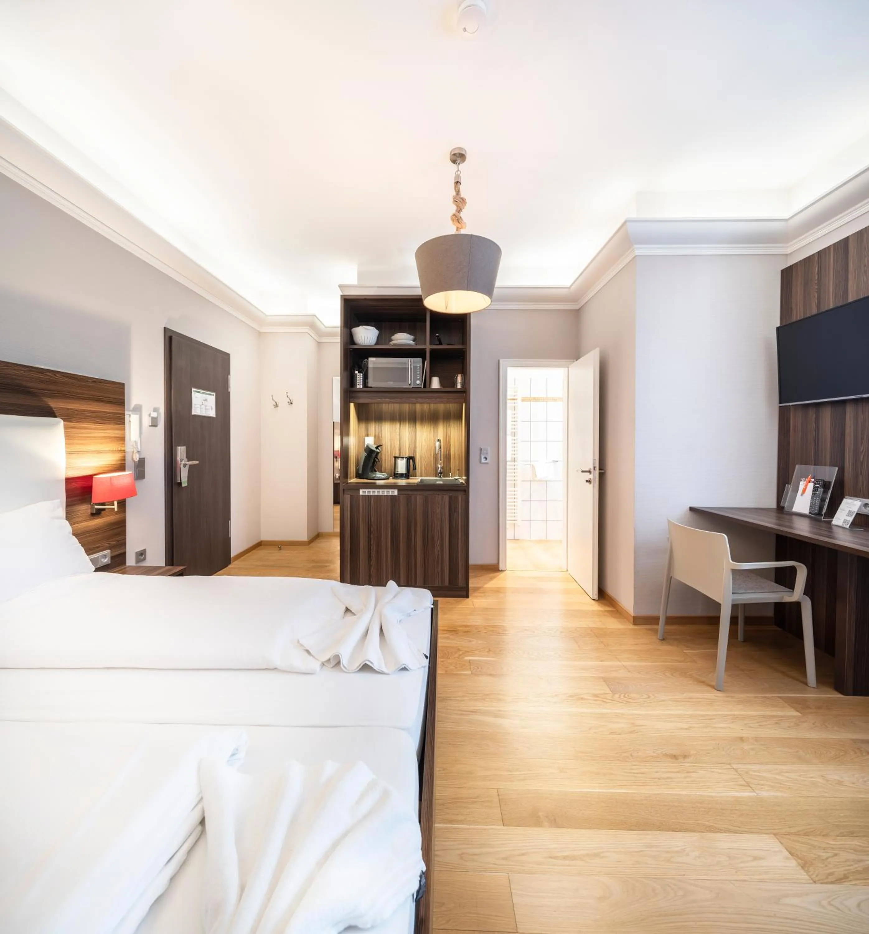 Bathroom, Bed in BoardingWorld Heidelberg