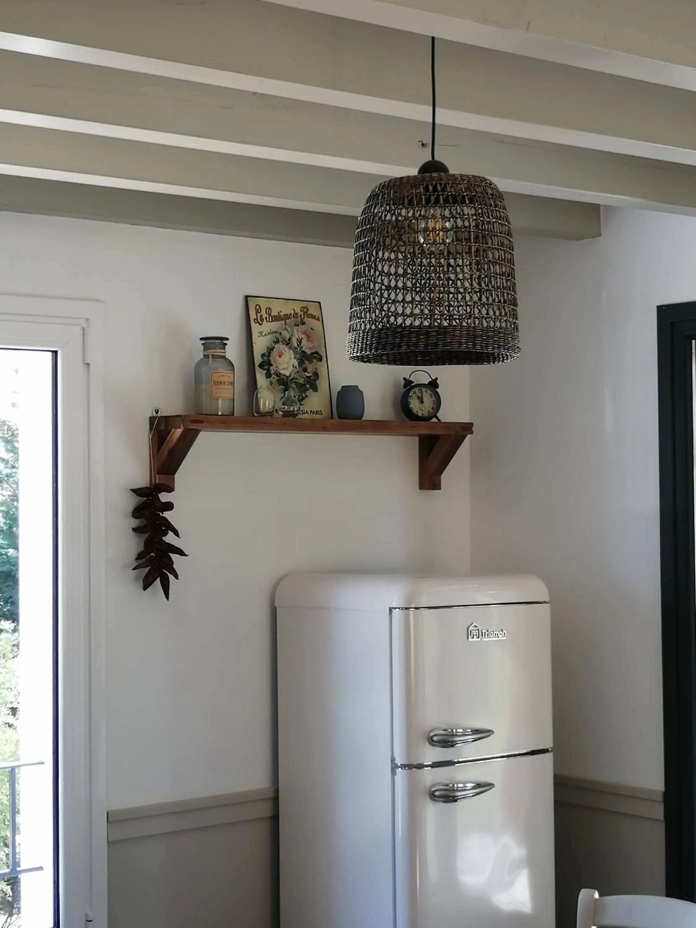 Kitchen or kitchenette in VILLA XARAN ERDIAN Gîte LA PETITE MAISON