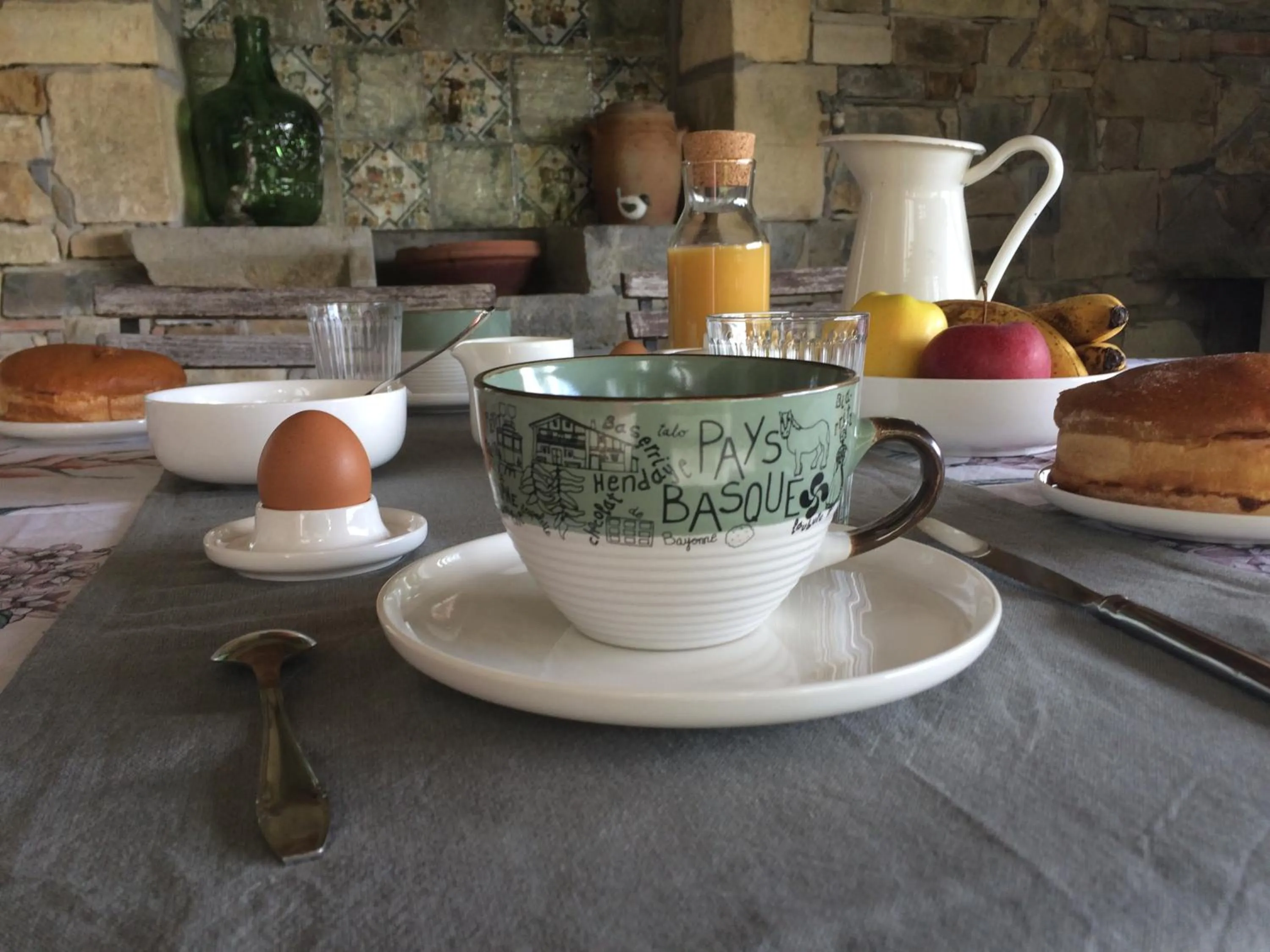 Breakfast in VILLA XARAN ERDIAN Gîte LA PETITE MAISON