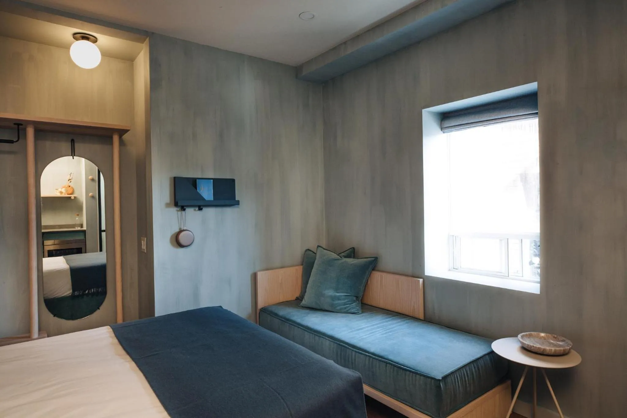 Photo of the whole room, Bed in Ode