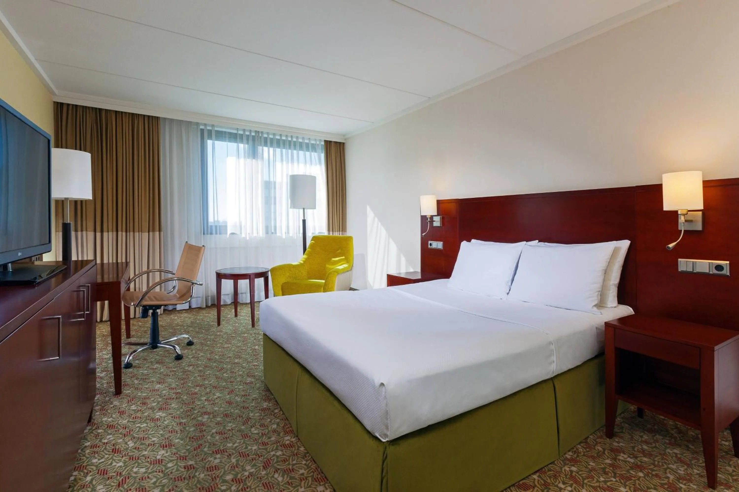 Photo of the whole room, Bed in Courtyard by Marriott Düsseldorf Seestern