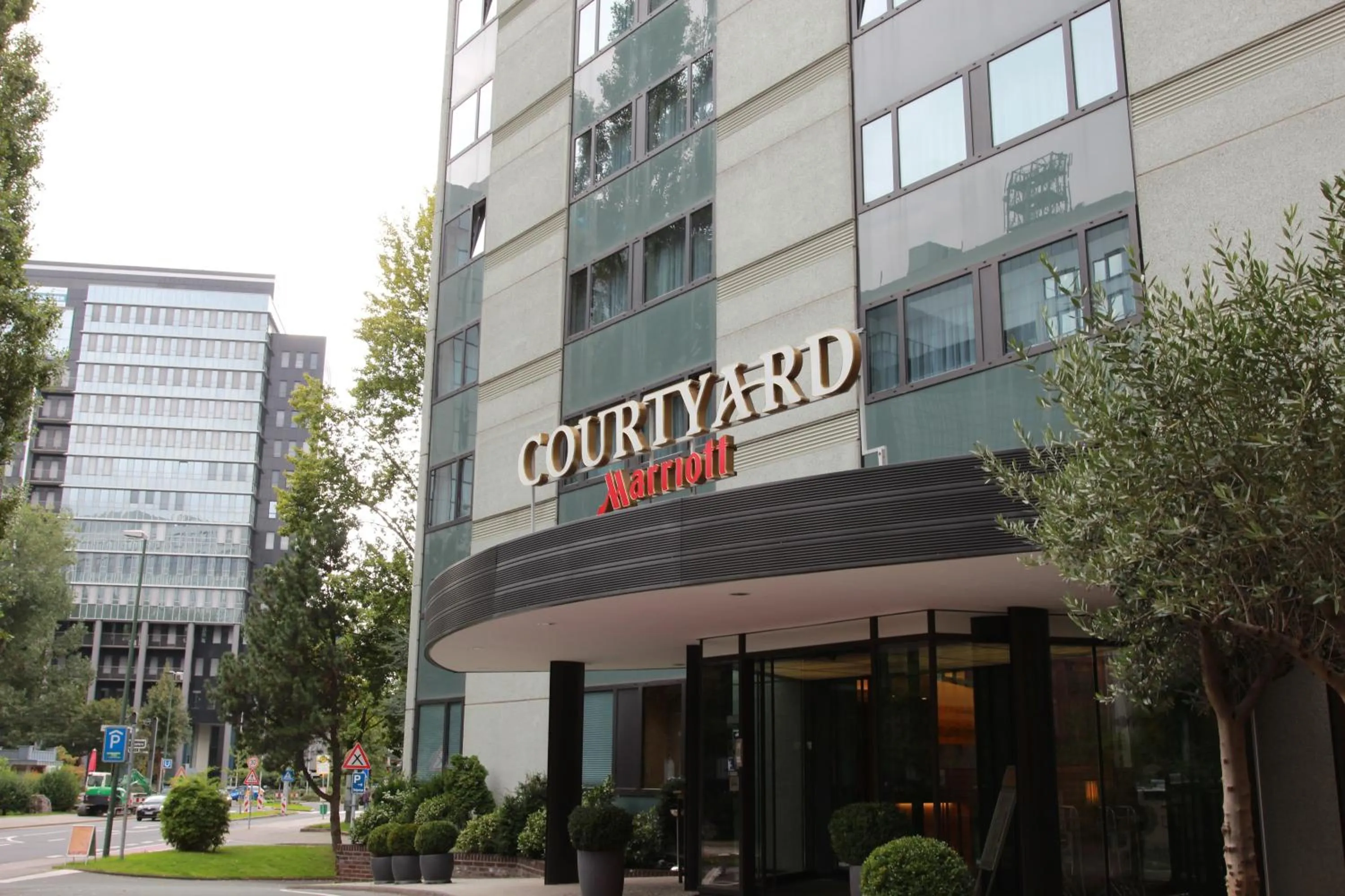 Property building in Courtyard by Marriott Düsseldorf Seestern