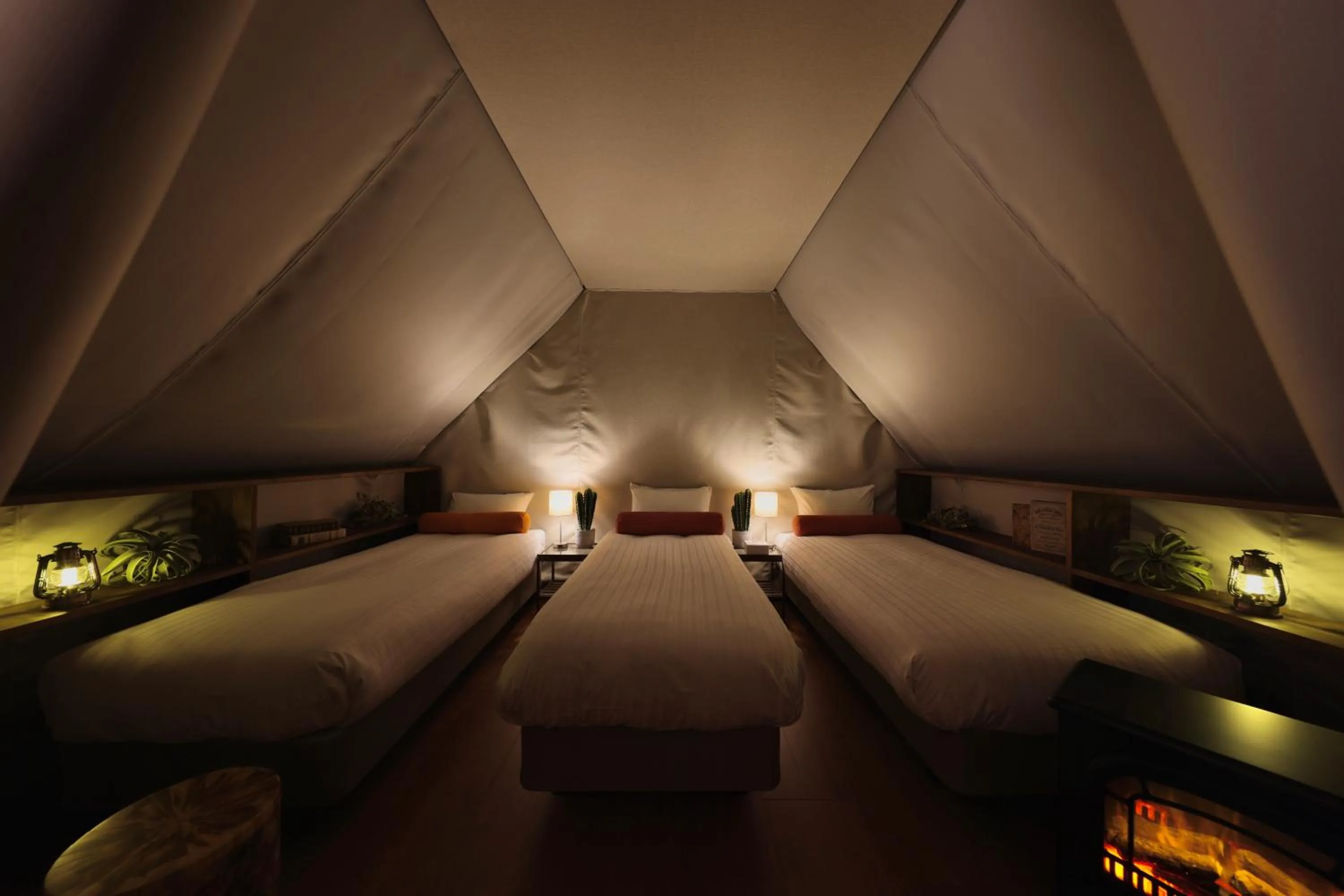 Bedroom, Bed in Crystal Besso Shirahama