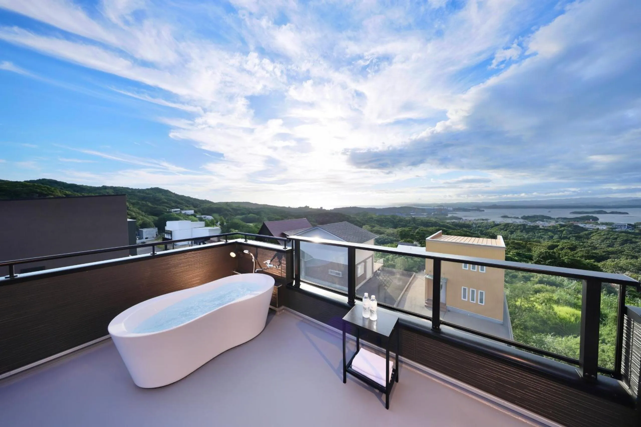 Crystal Besso Shirahama