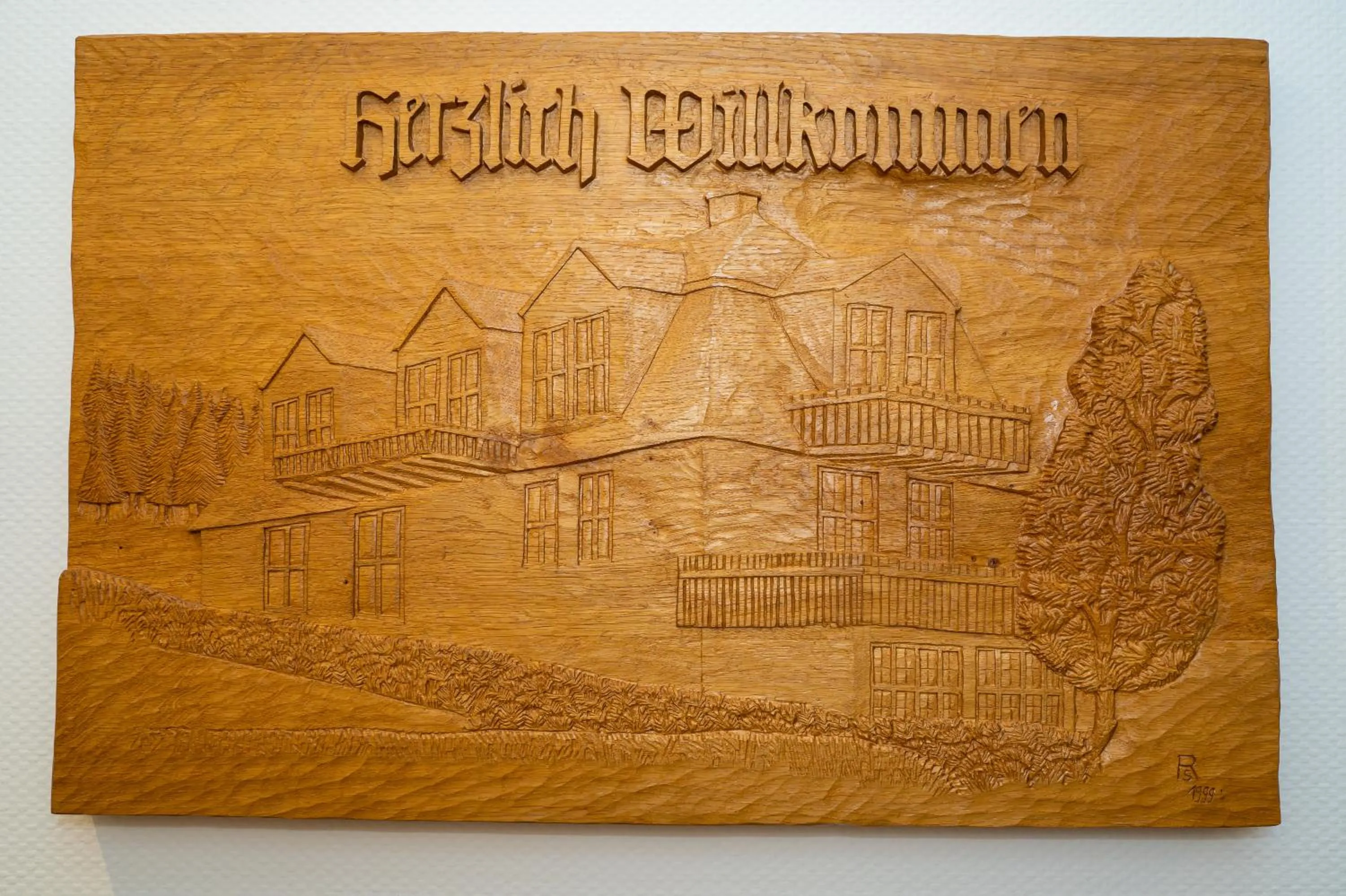 Property logo or sign in Hotel und Berggasthof Zum Sonnenhof