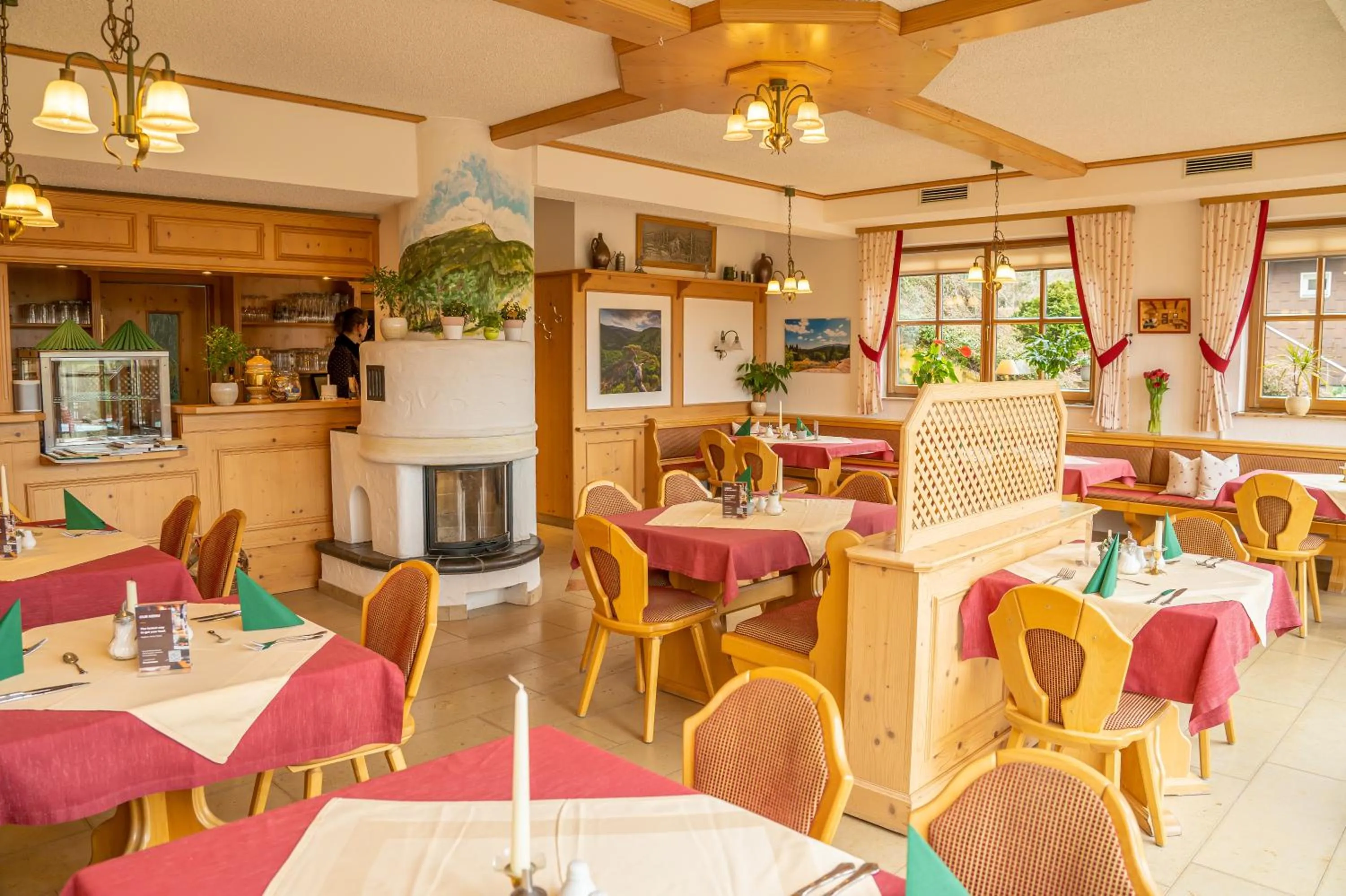 Restaurant/places to eat in Hotel und Berggasthof Zum Sonnenhof
