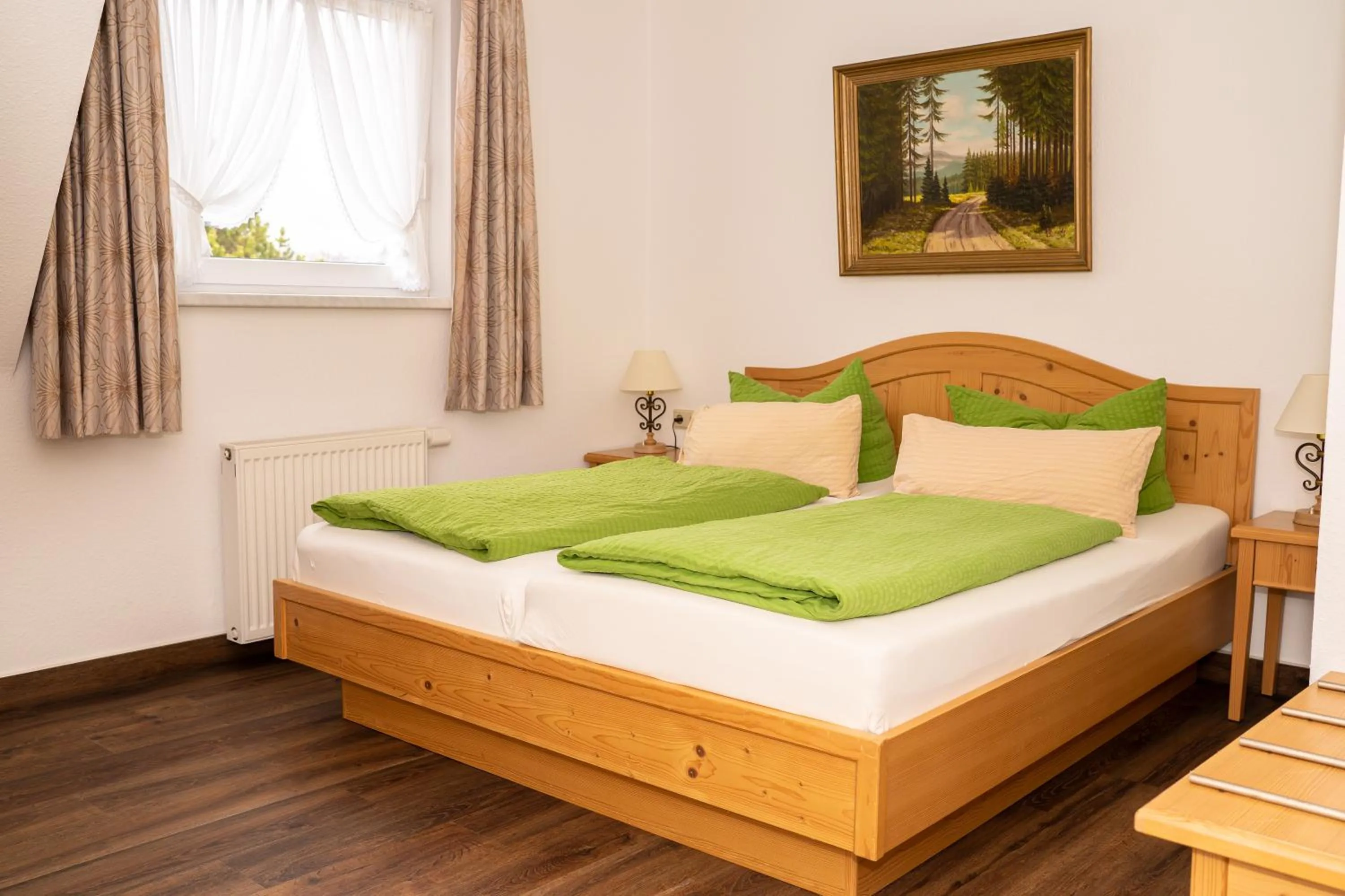 Photo of the whole room, Bed in Hotel und Berggasthof Zum Sonnenhof