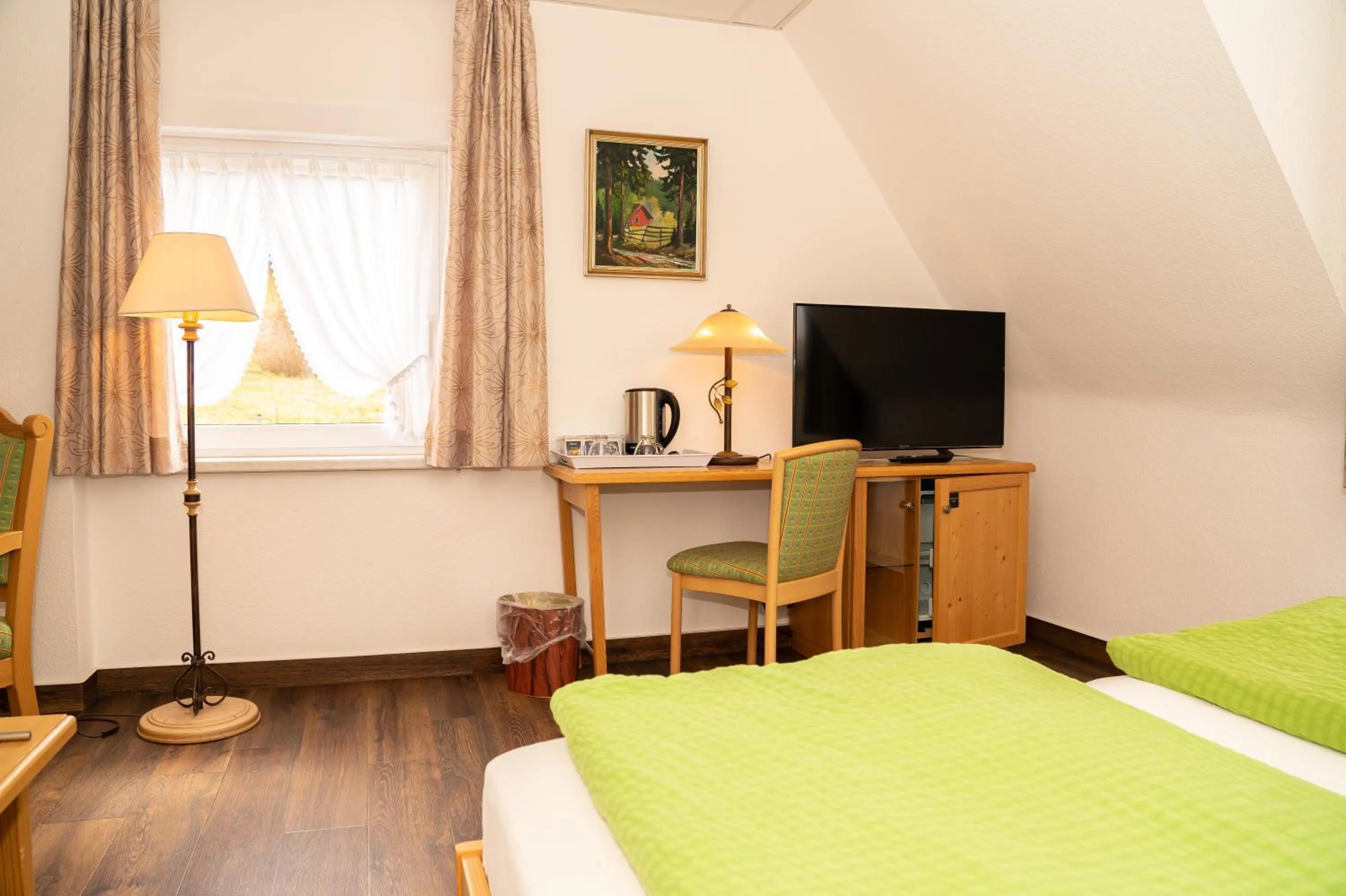 TV and multimedia, Bed in Hotel und Berggasthof Zum Sonnenhof