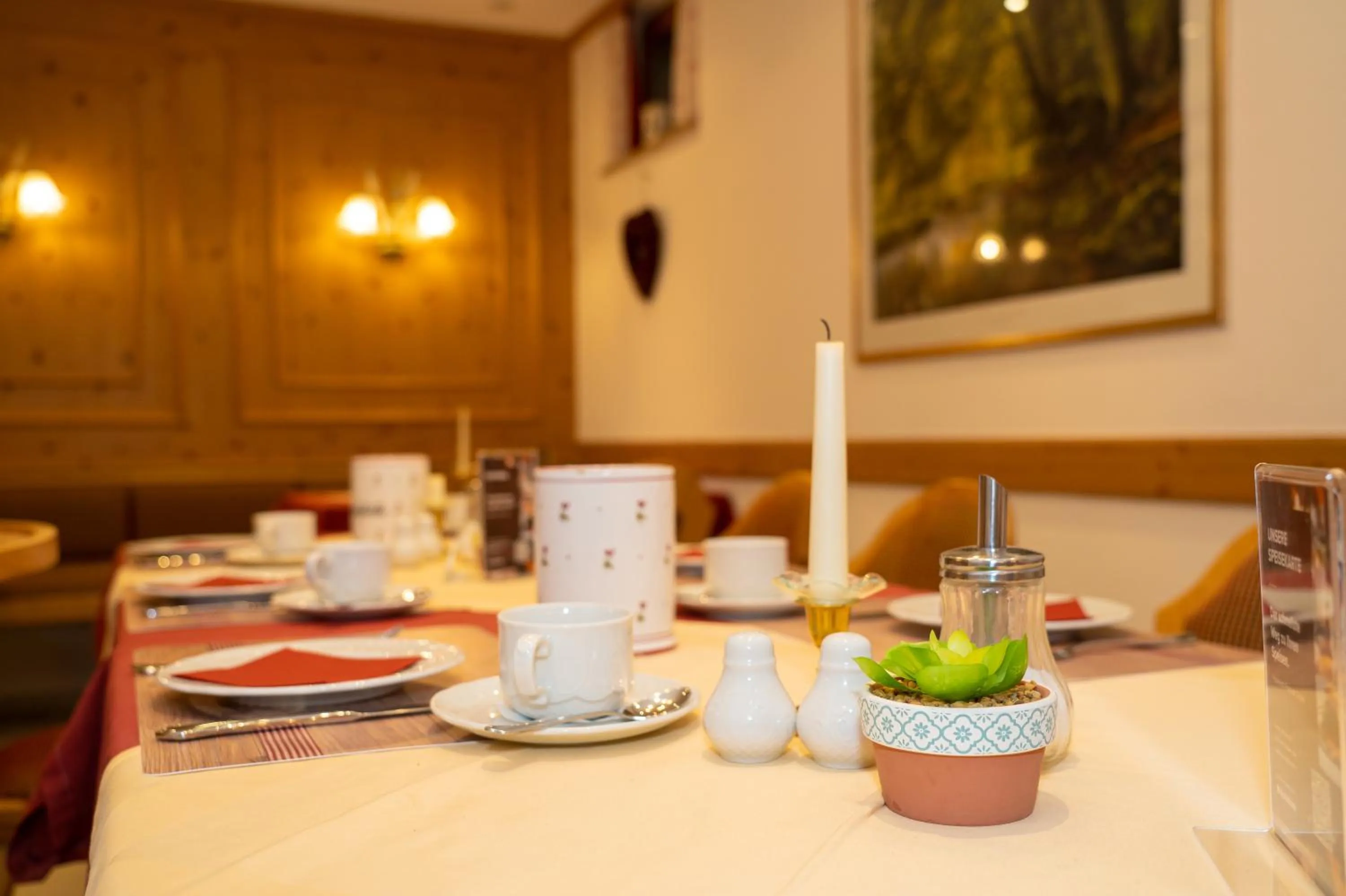 Restaurant/places to eat in Hotel und Berggasthof Zum Sonnenhof