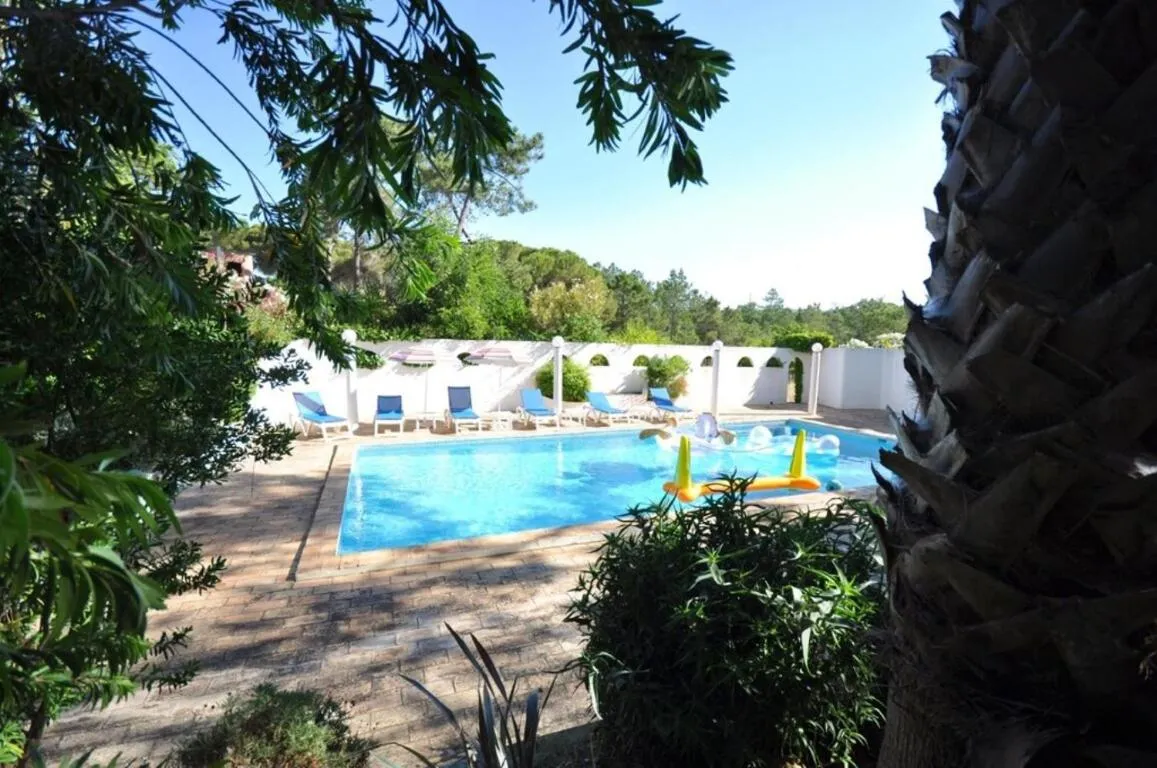 Fantastic outdoor area, private pool, Tennis Court Golf Practice Facility