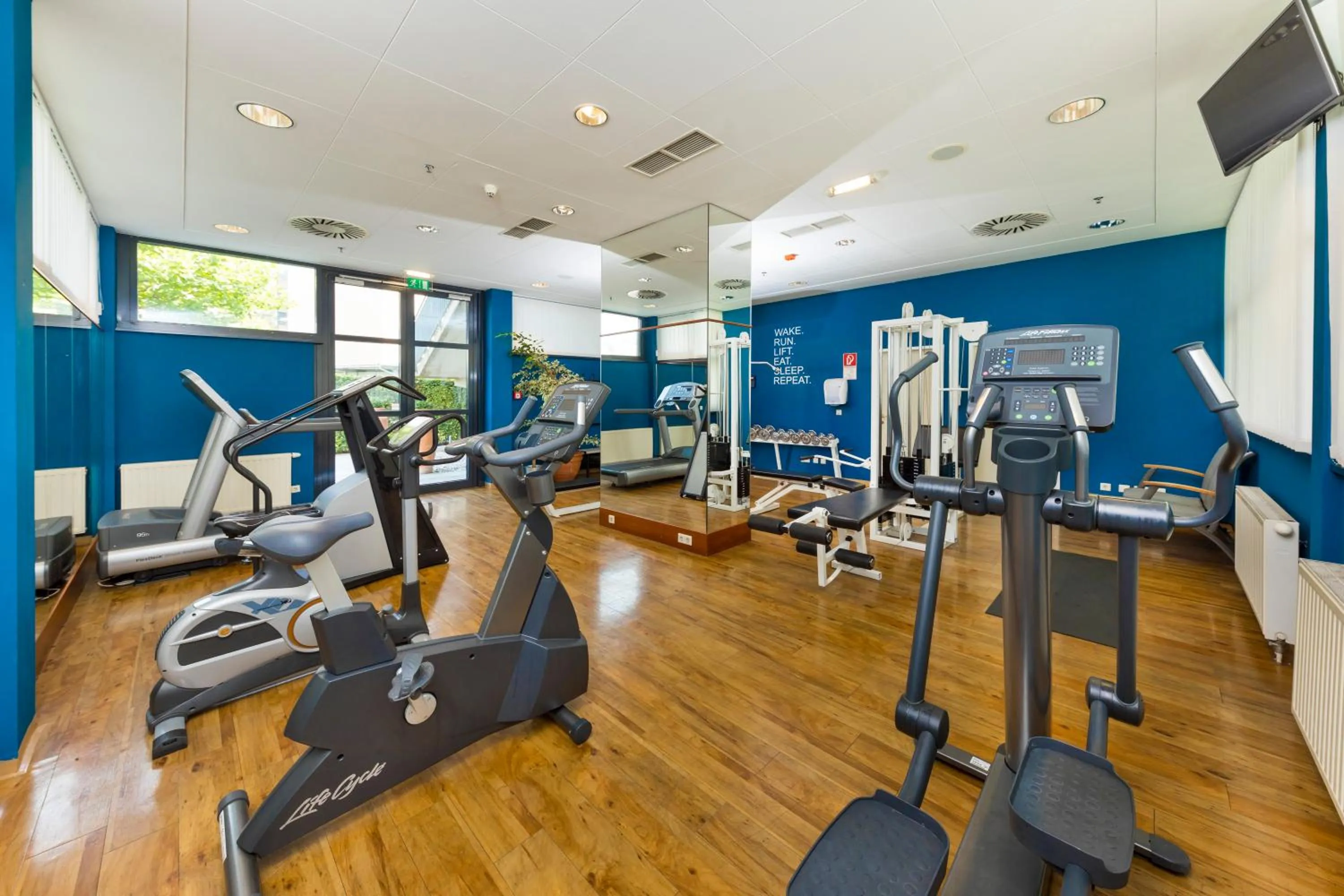 Fitness centre/facilities in Hotel Ramada by Wyndham Graz