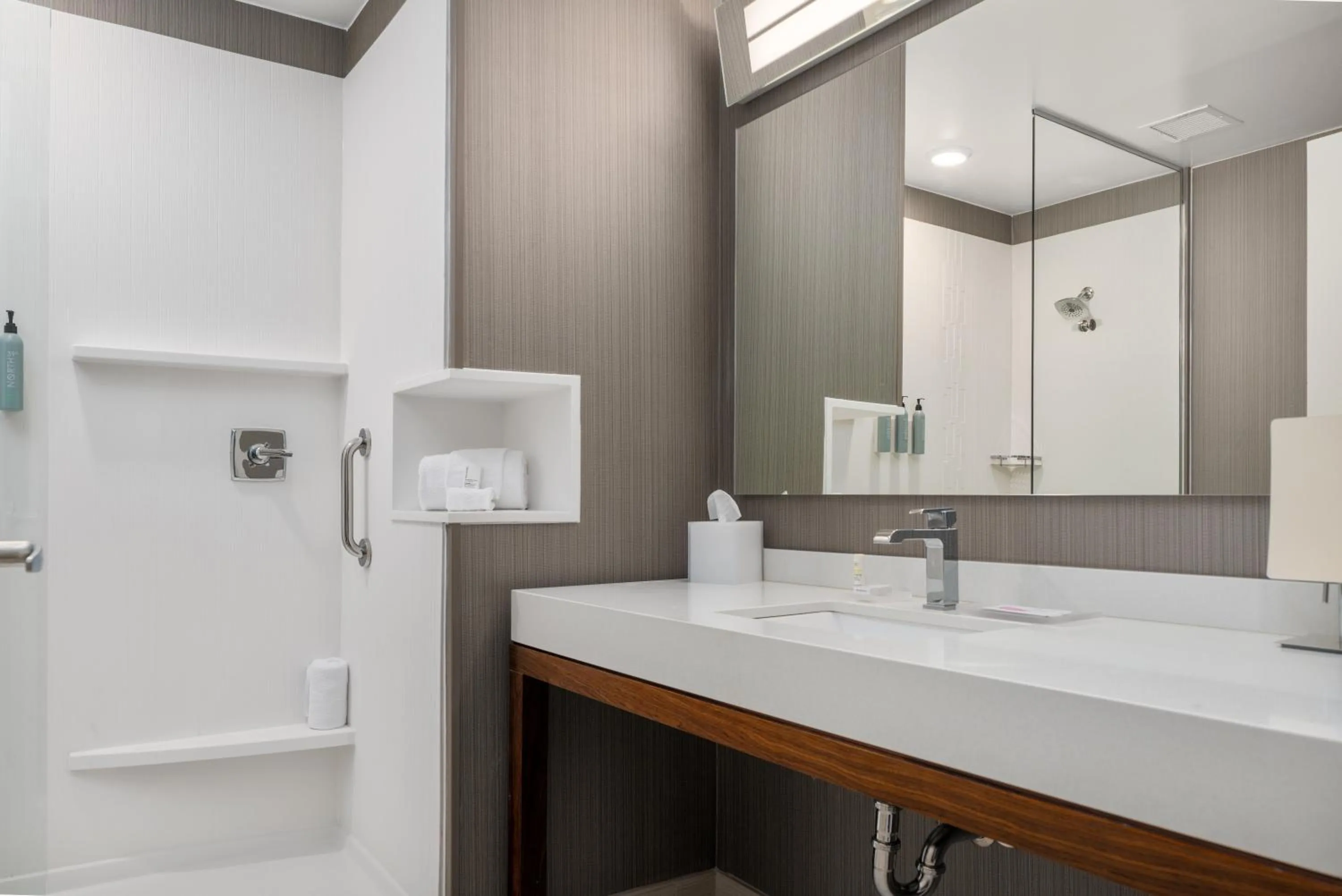 Shower in Courtyard by Marriott Houston Northeast