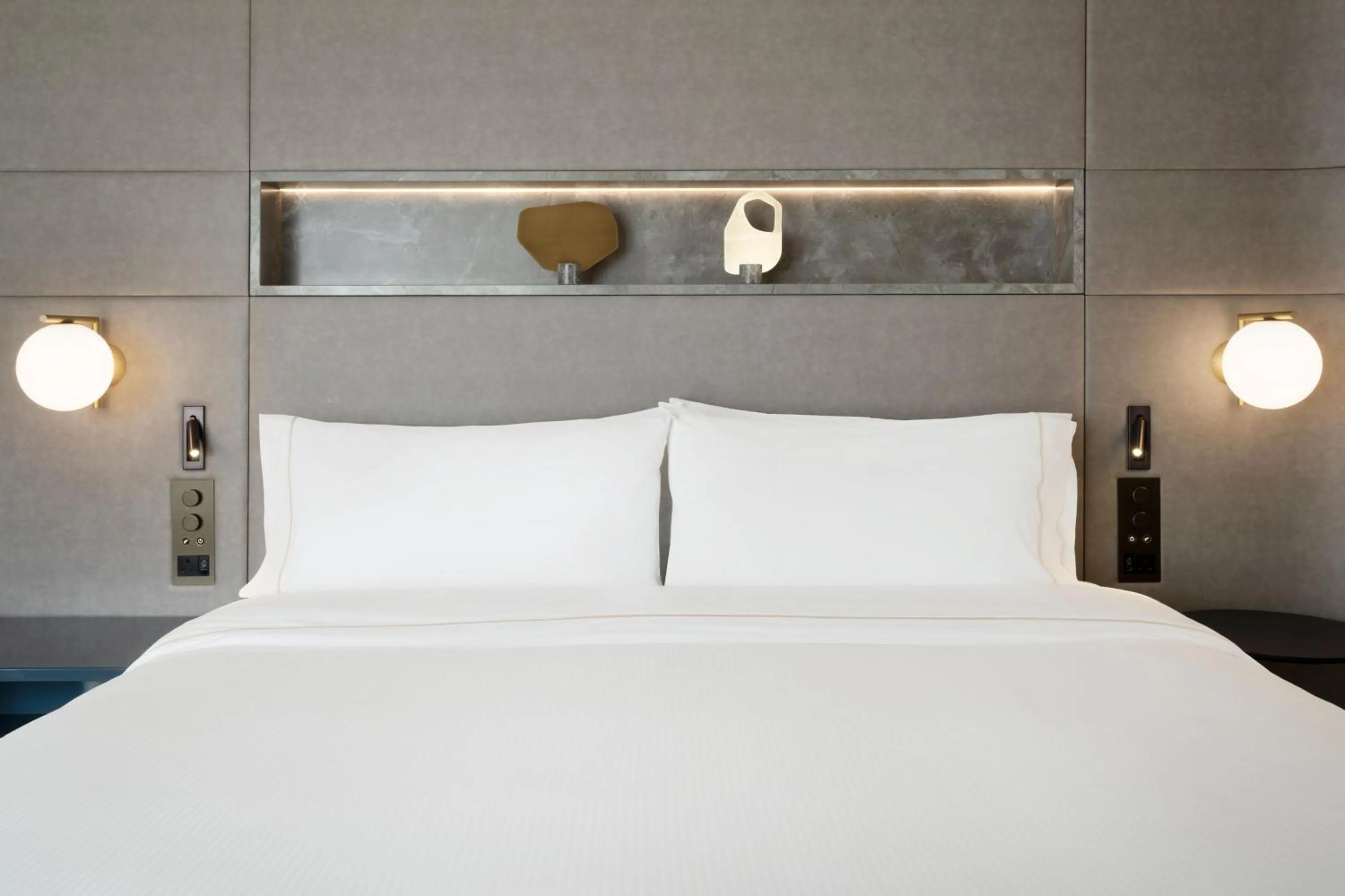 Photo of the whole room, Bed in The Westin London City