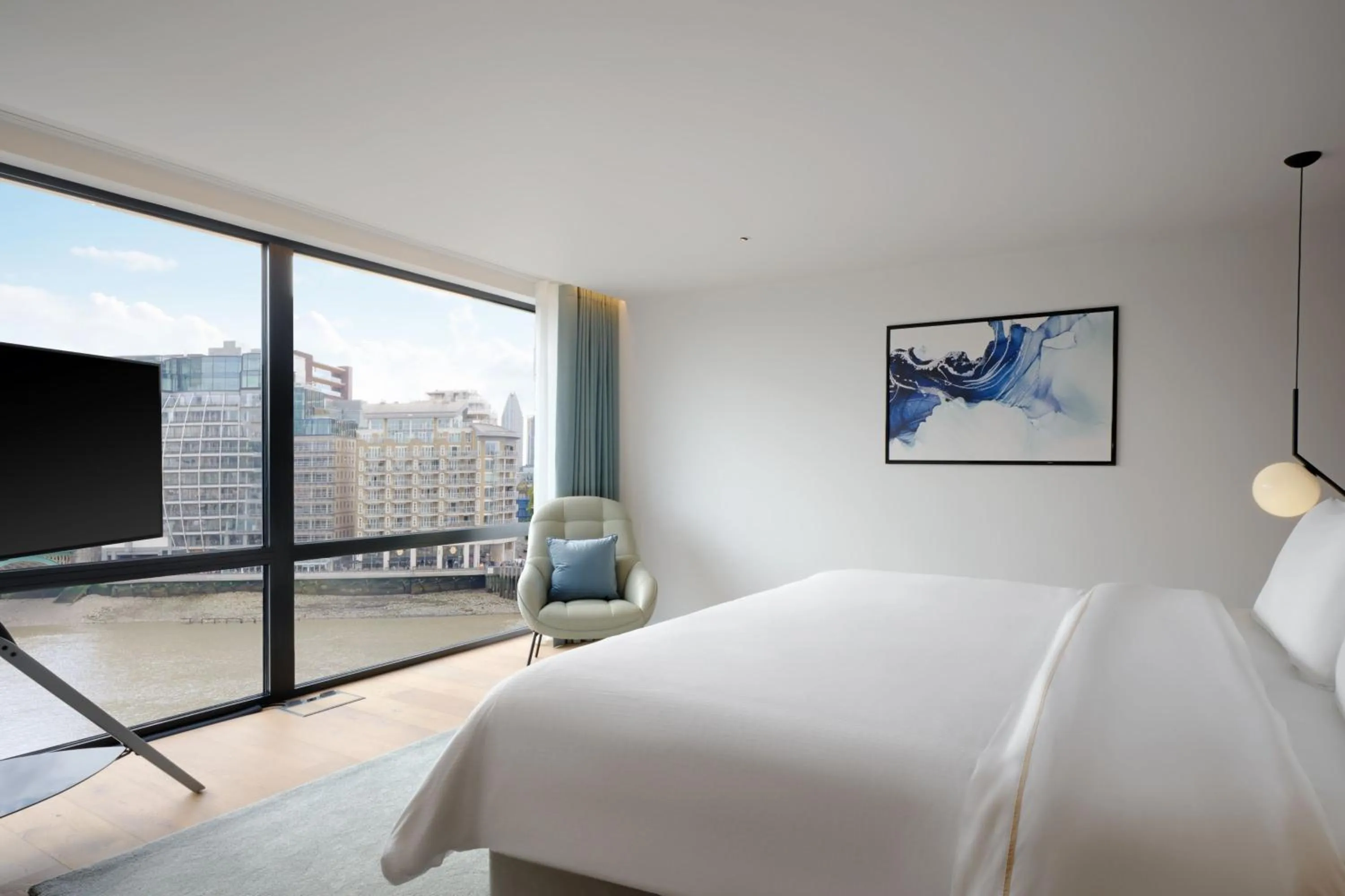 Bedroom, Bed in The Westin London City