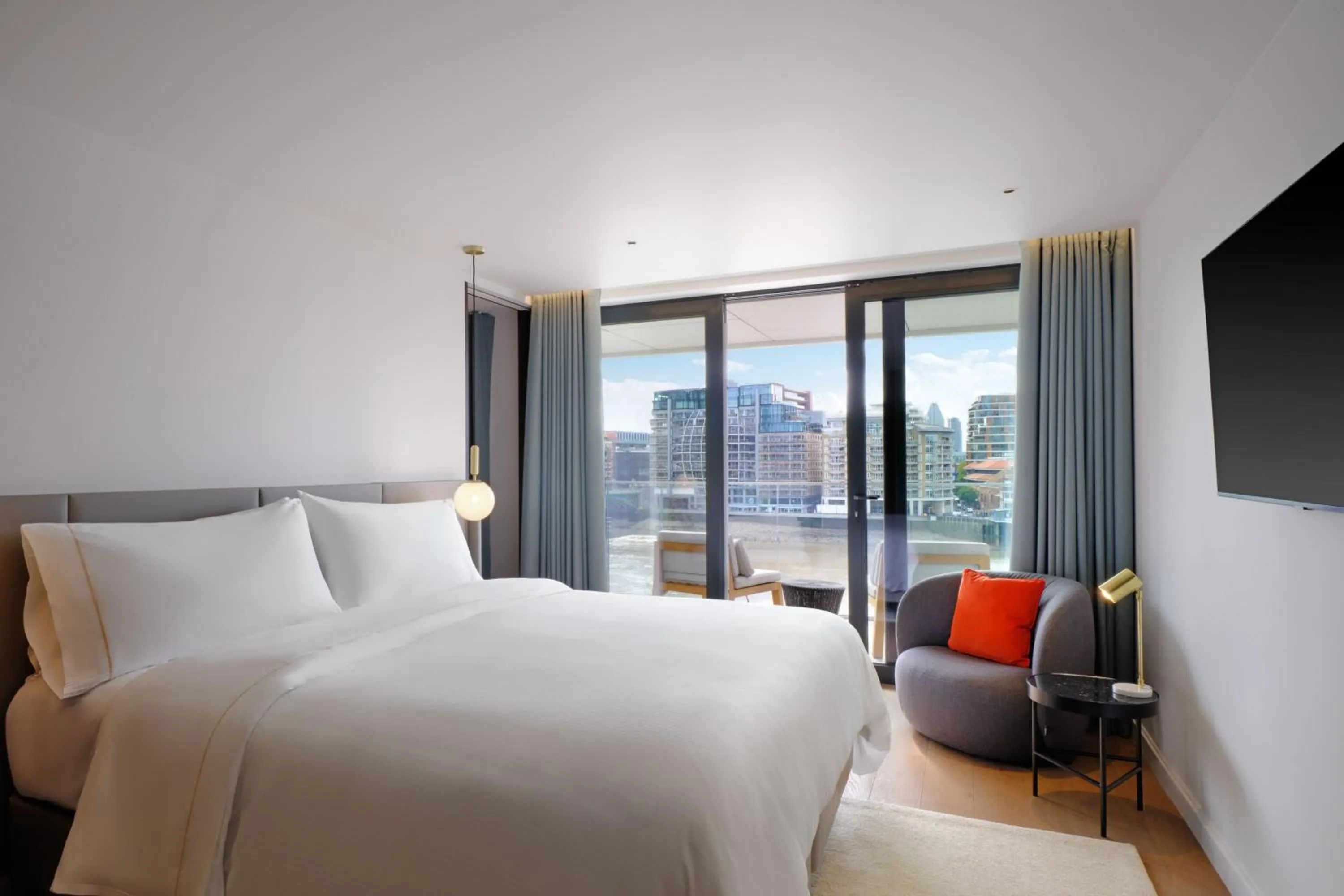 Bedroom, Bed in The Westin London City