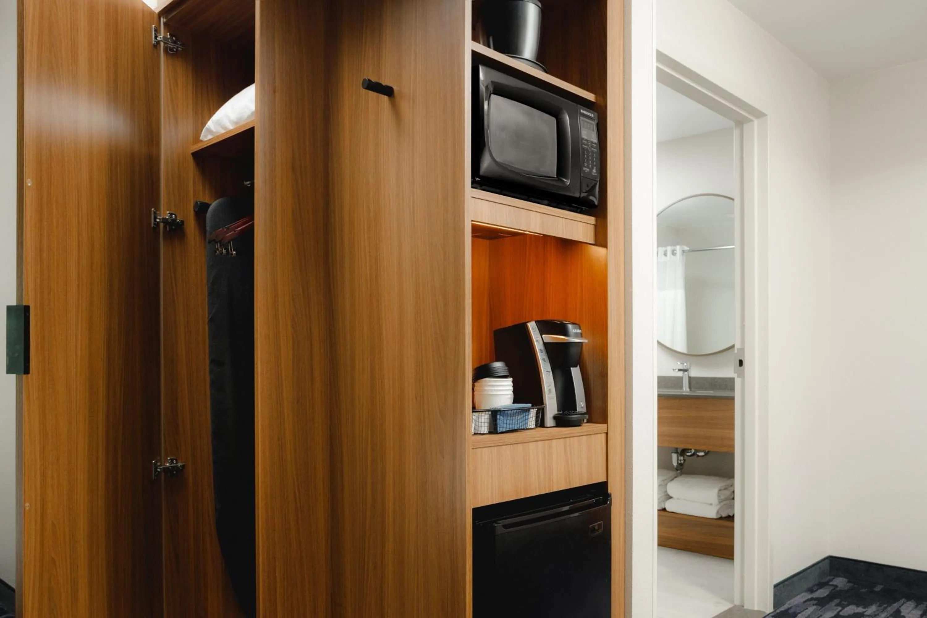 Photo of the whole room in Fairfield by Marriott Inn & Suites Knoxville Northwest