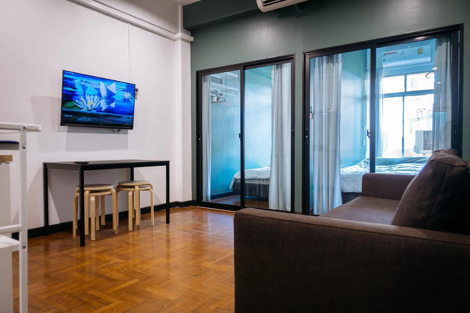 Two-Bedroom Apartment in T3 TWO Bedrooms WIFI Full kitchen 1 min to BTS