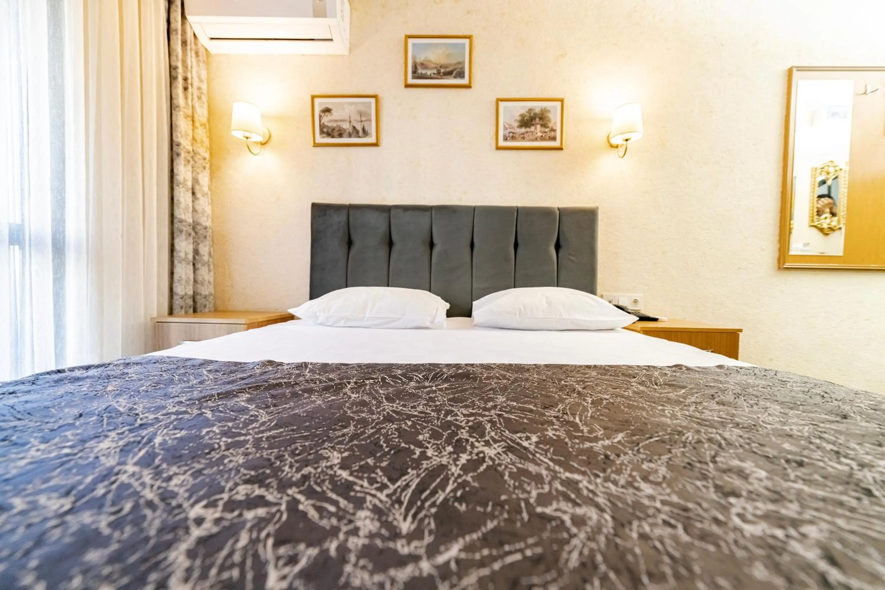 Photo of the whole room, Bed in Hamit Hotel Kizilay