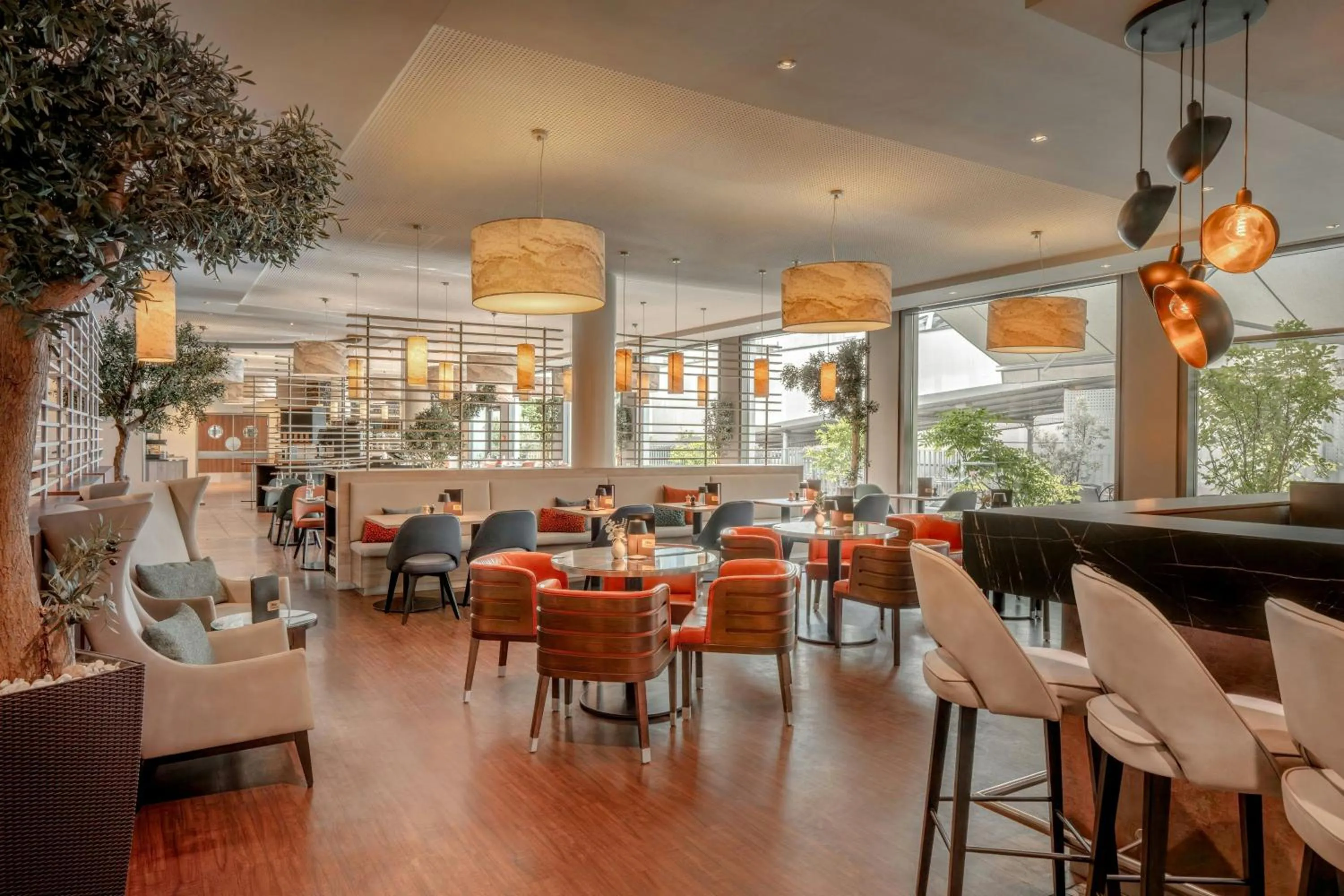 Lounge or bar in Courtyard by Marriott Munich City Center