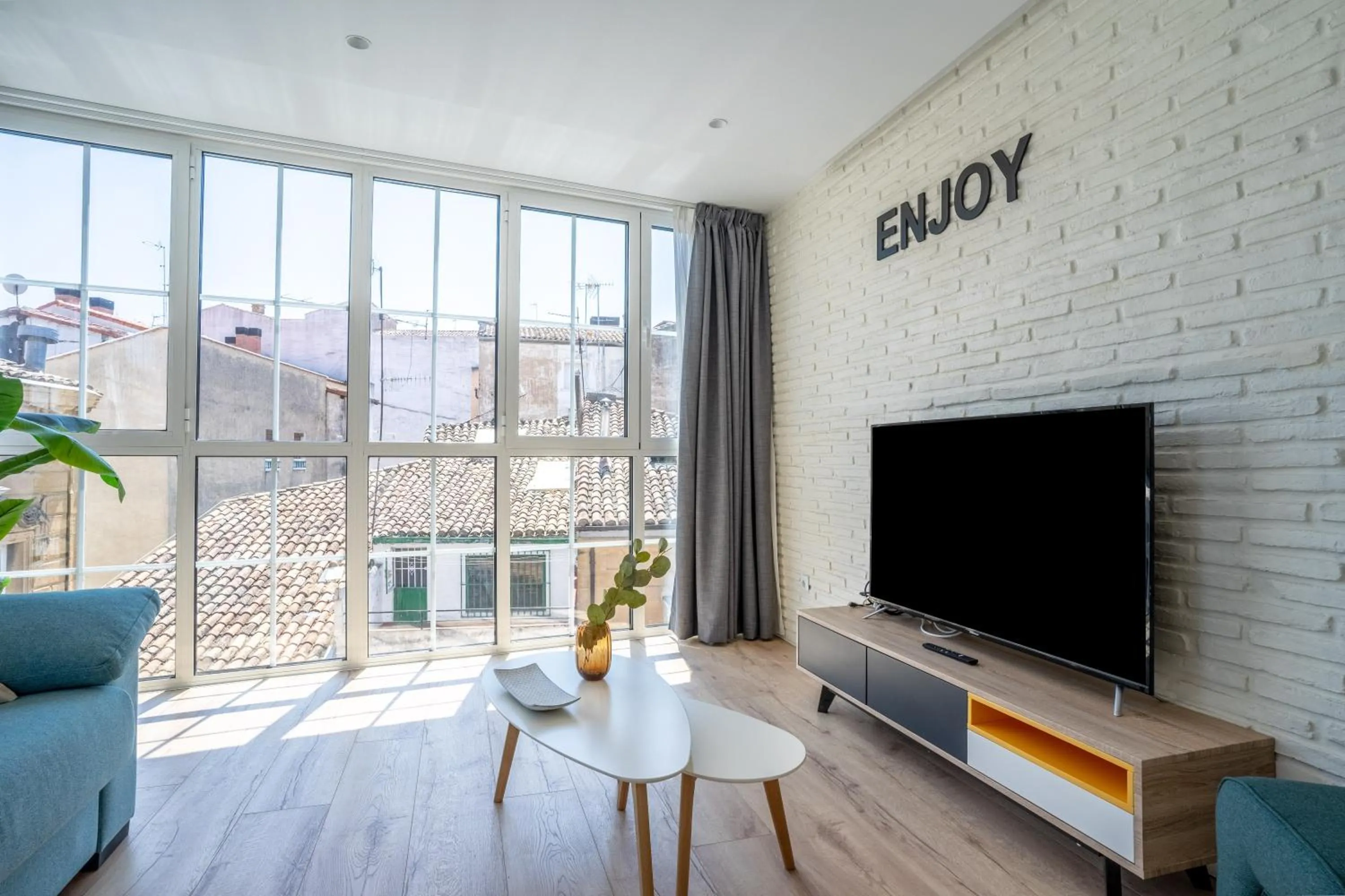 TV and multimedia in Limehome Haro Calle de la Vega