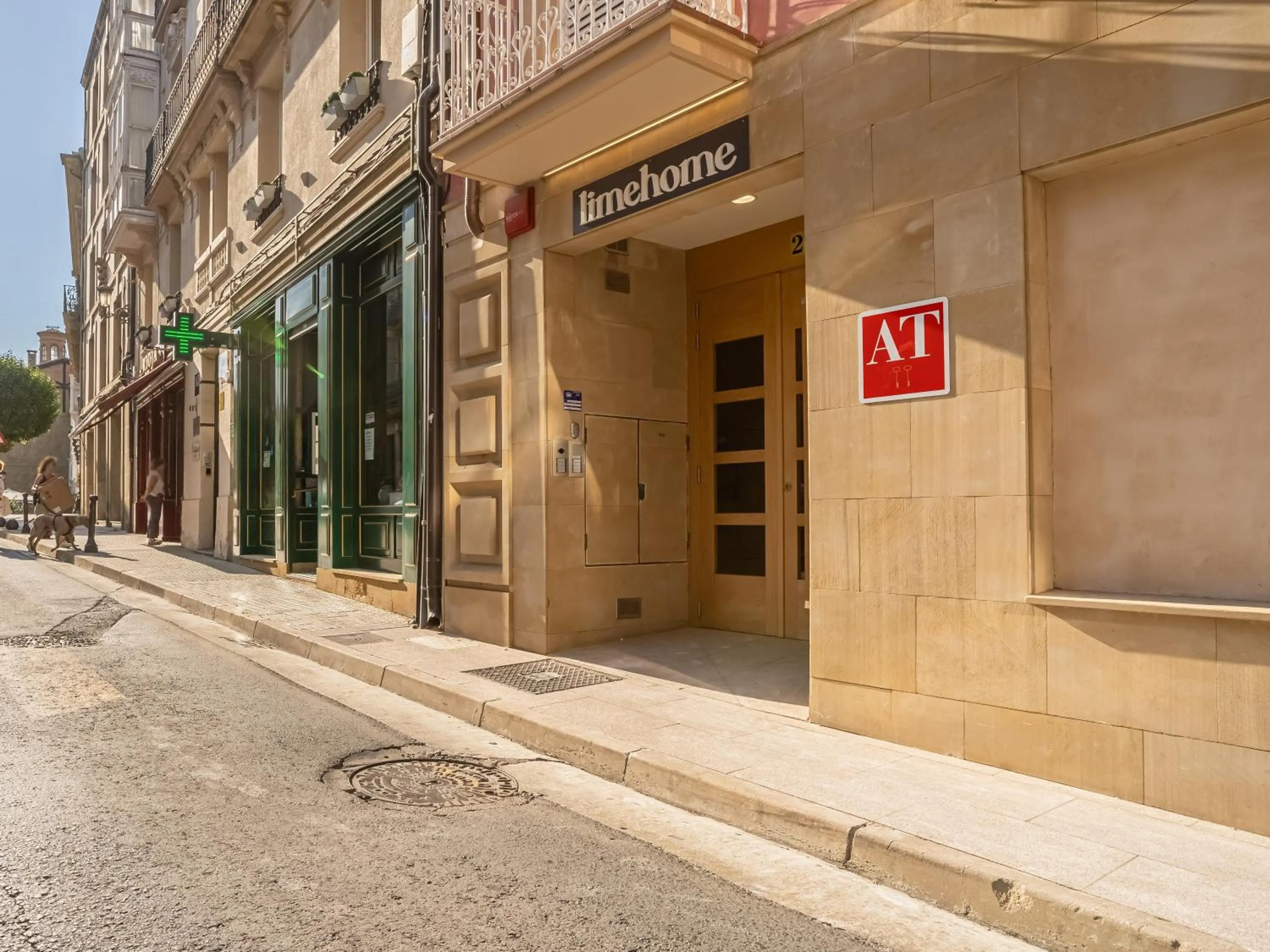 Facade/entrance in Limehome Haro Calle de la Vega
