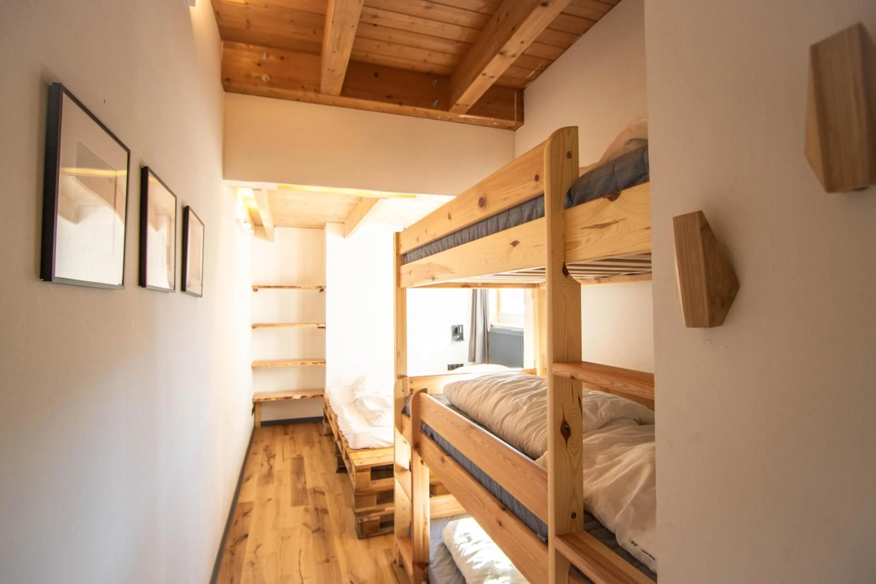 Bed in Hostel oder Ferienwohnung 1-16 Personen im BLAUEN HAUS