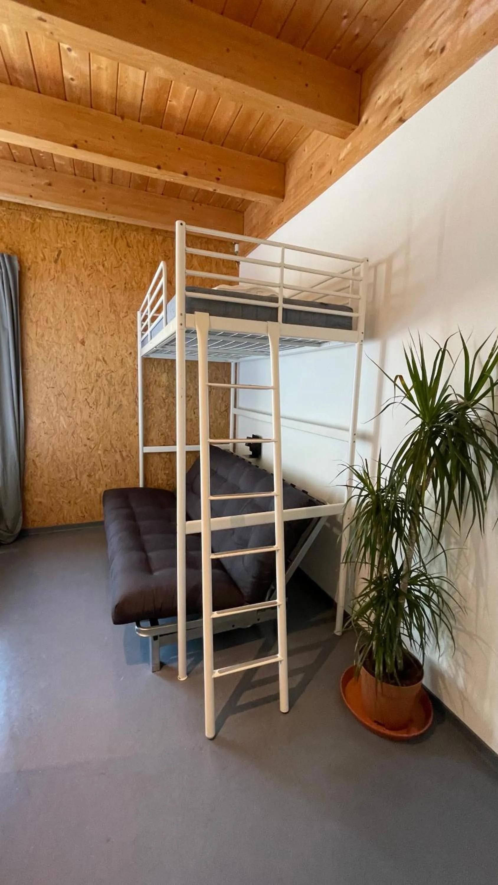 Bed in Hostel oder Ferienwohnung 1-16 Personen im BLAUEN HAUS
