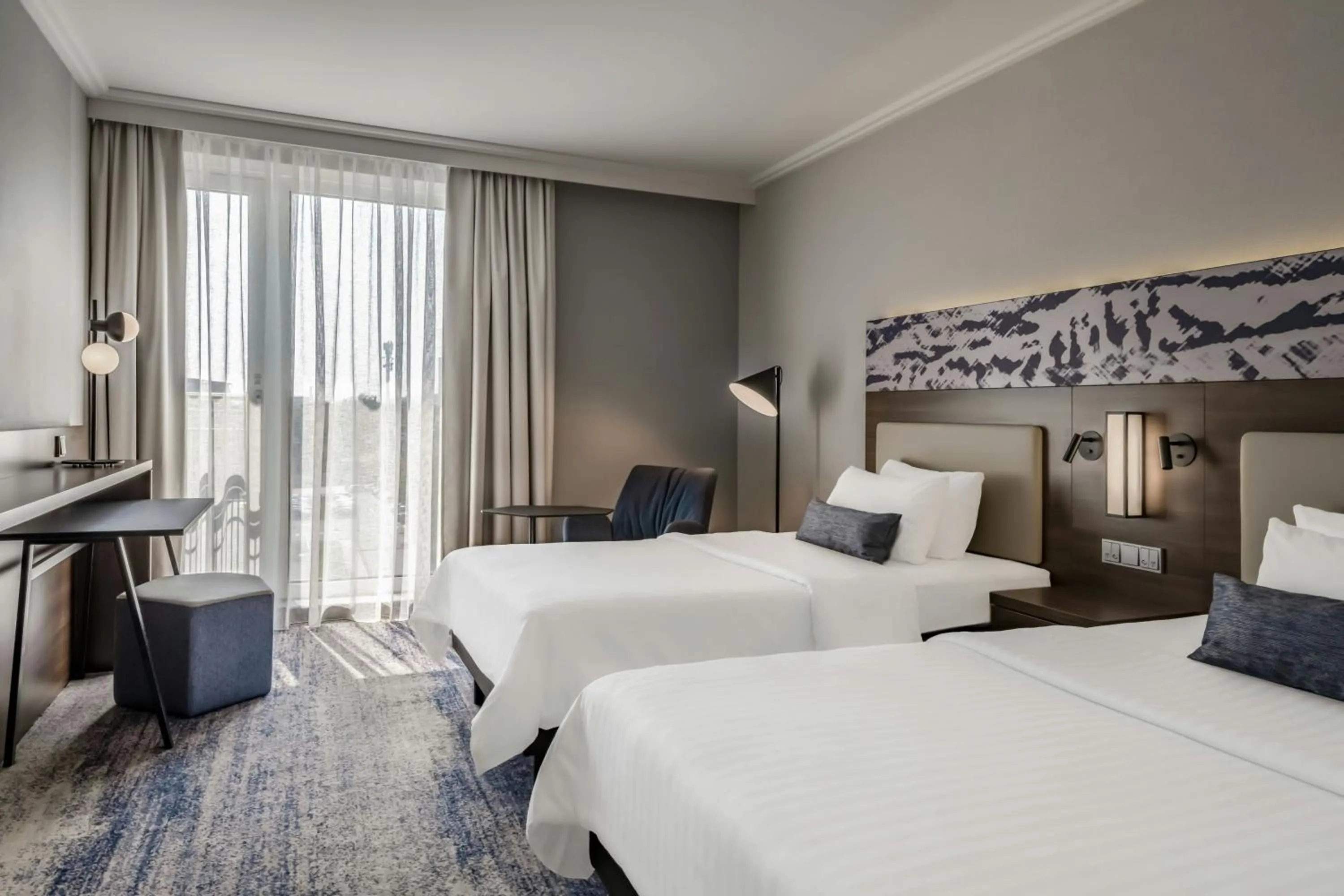 Photo of the whole room, Bed in Courtyard by Marriott Linz