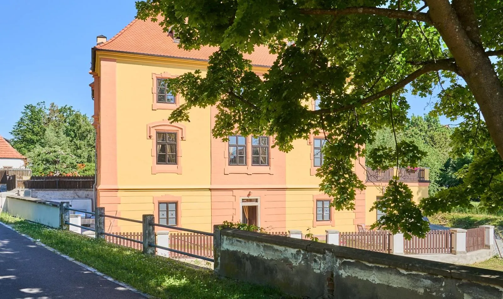 Vila Lovců králových