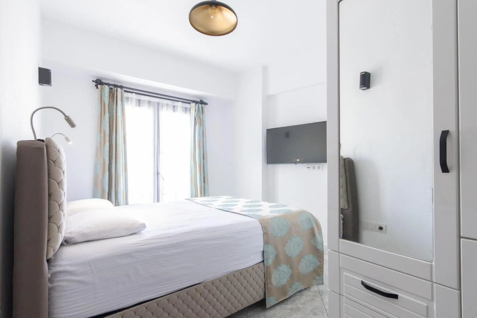 Photo of the whole room, Bed in Gokceada Marmaros Butik Otel