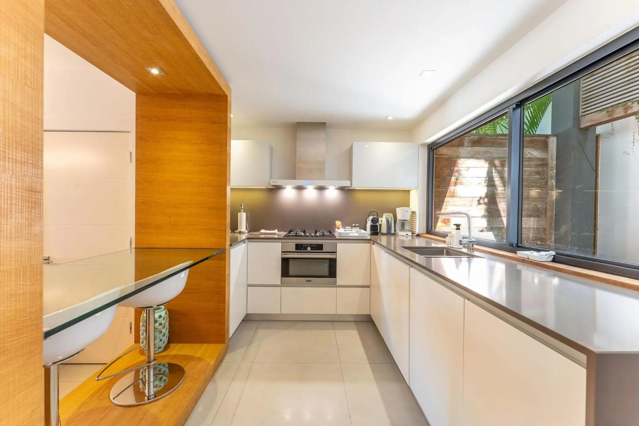 Kitchen or kitchenette in Rêve de Saint Barth - Vue Mer - Piscine Chauffée & Jacuzzi