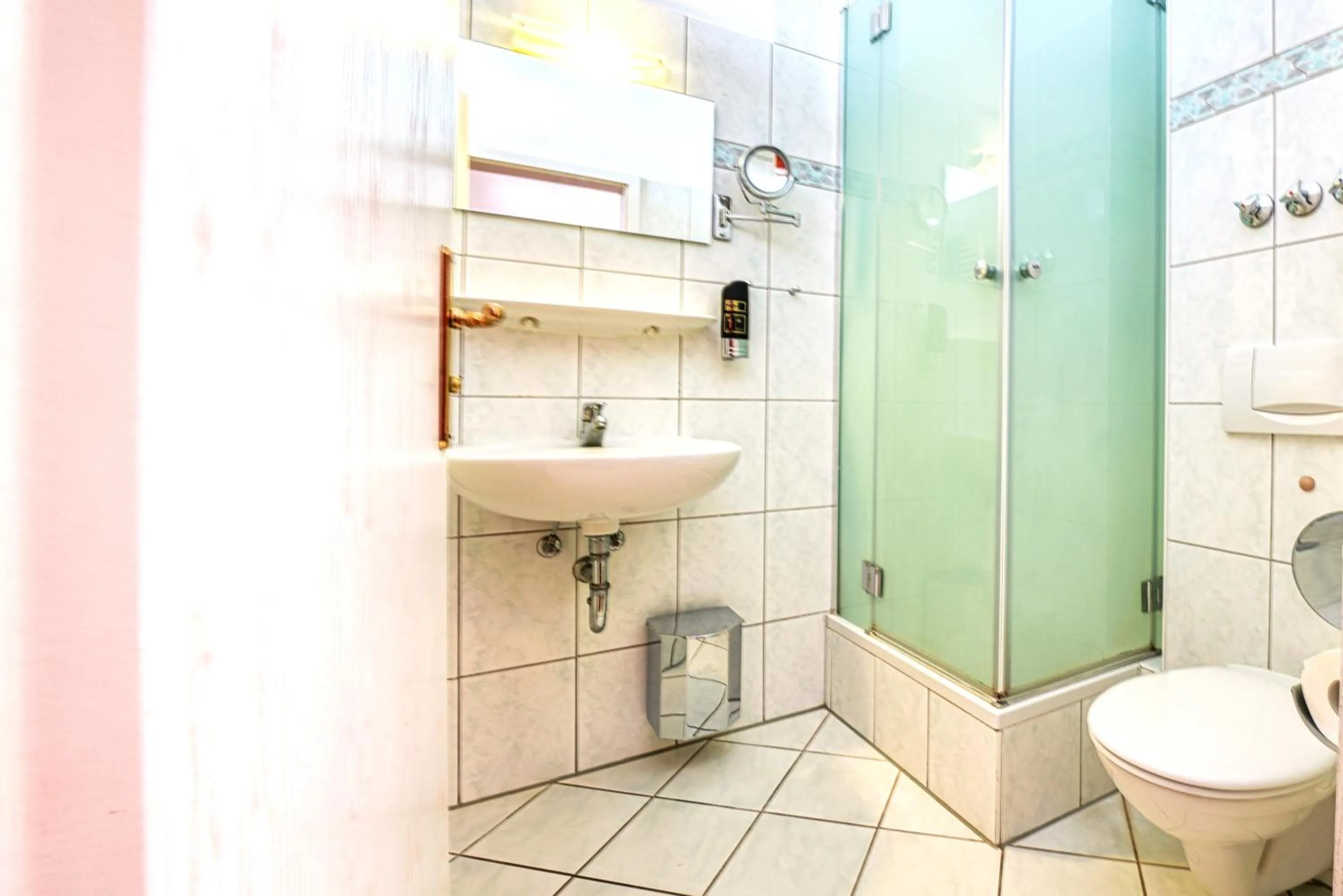 Toilet in Hotel Seeblick Wismar