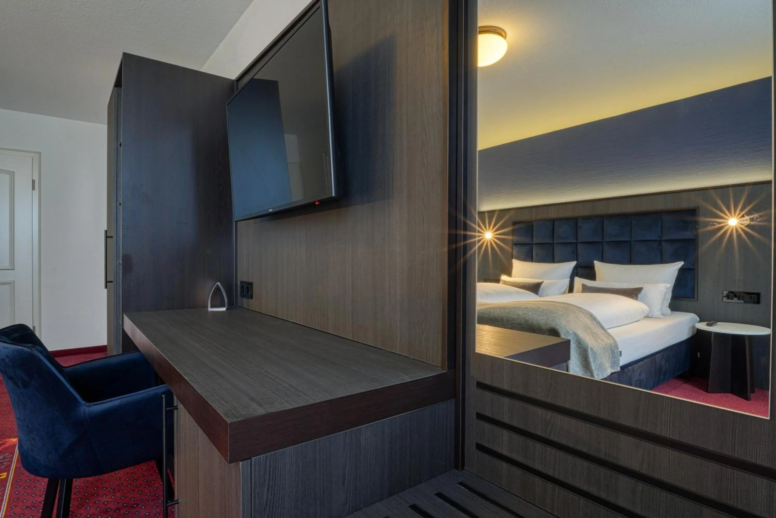 TV and multimedia, Bed in Hotel Seeblick Wismar