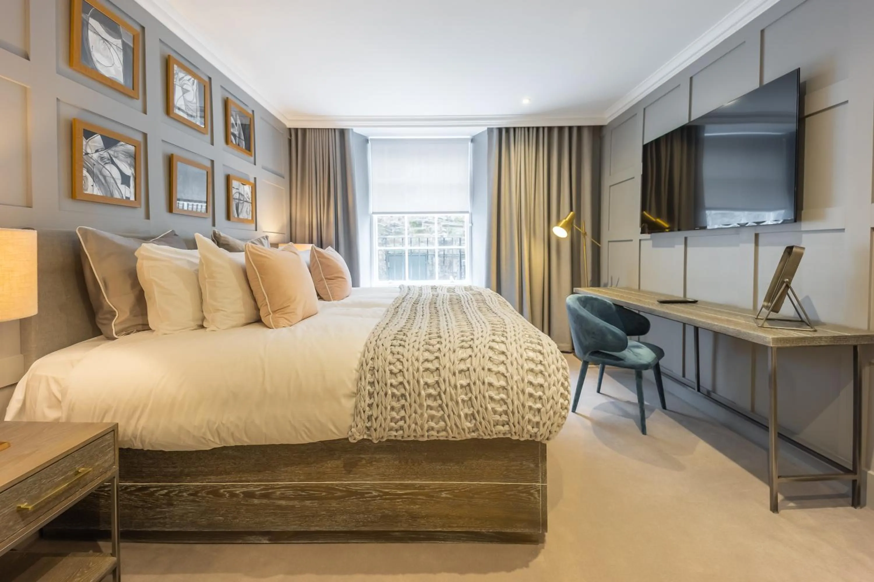 Bed in No1 Apartments Edinburgh - New Town