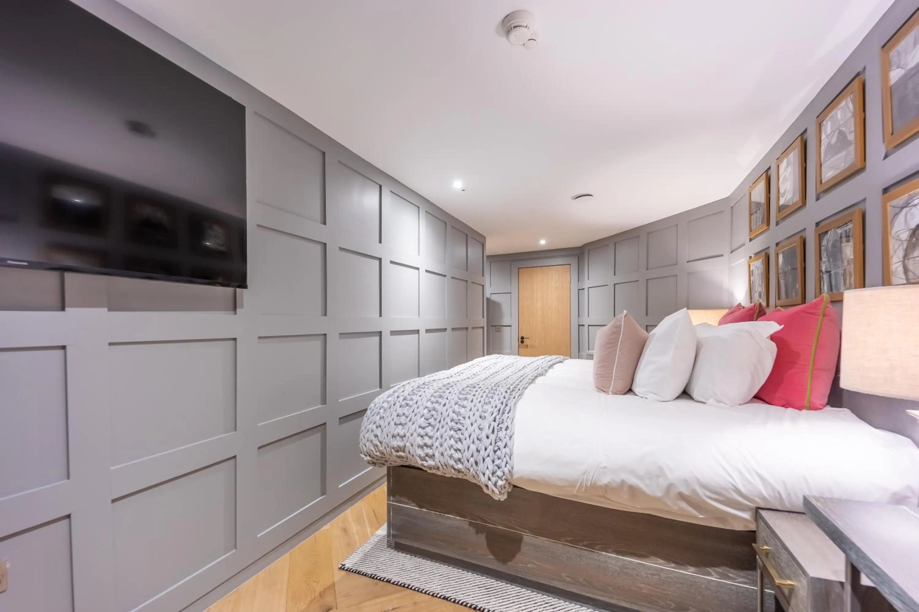 Bed in No1 Apartments Edinburgh - New Town