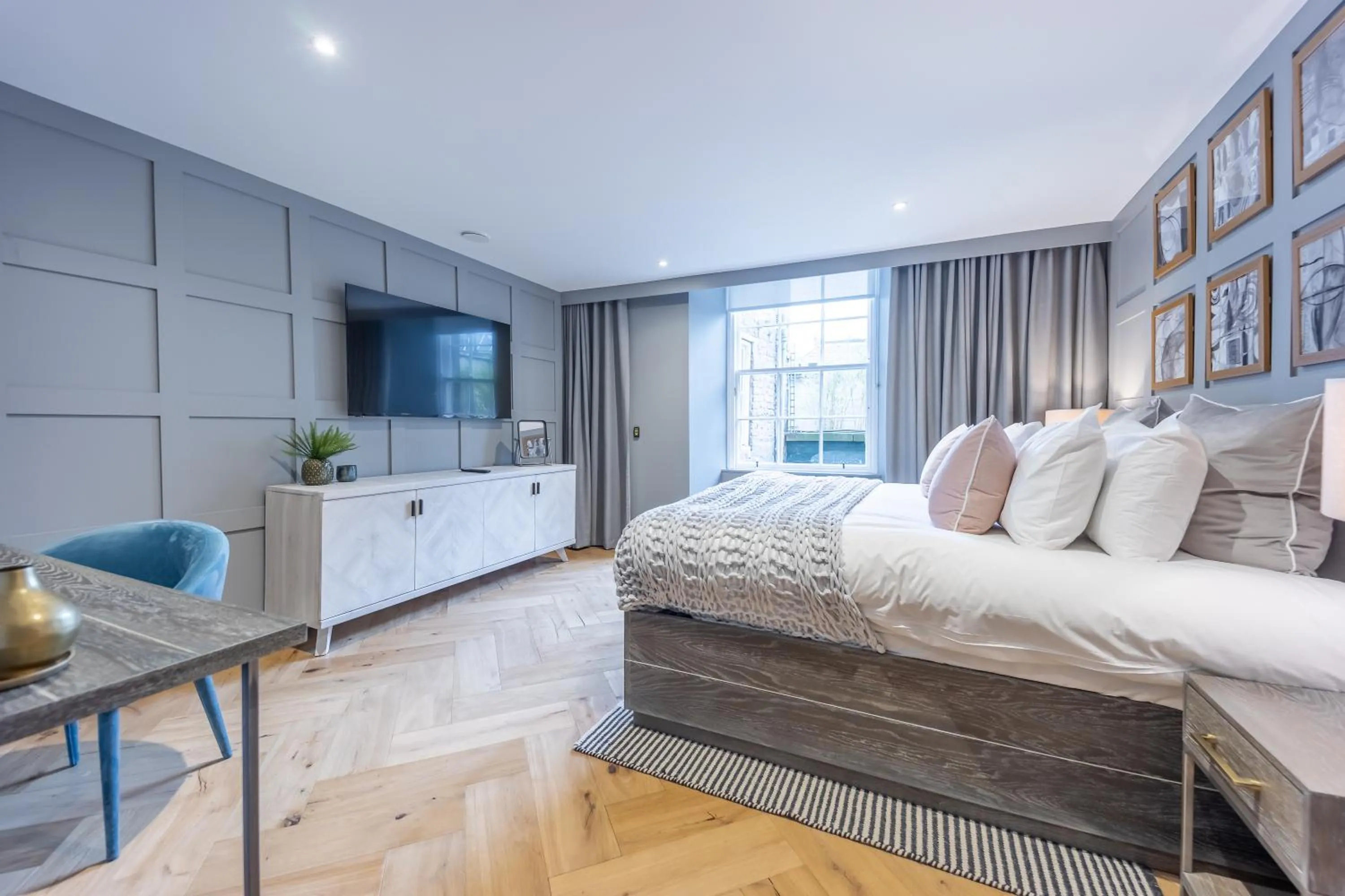 Bed in No1 Apartments Edinburgh - New Town