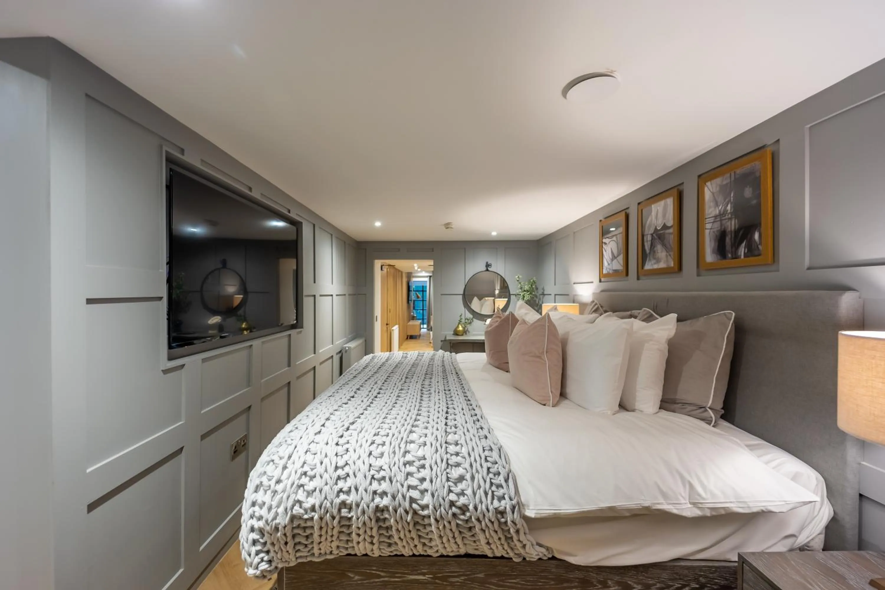 Bed in No1 Apartments Edinburgh - New Town