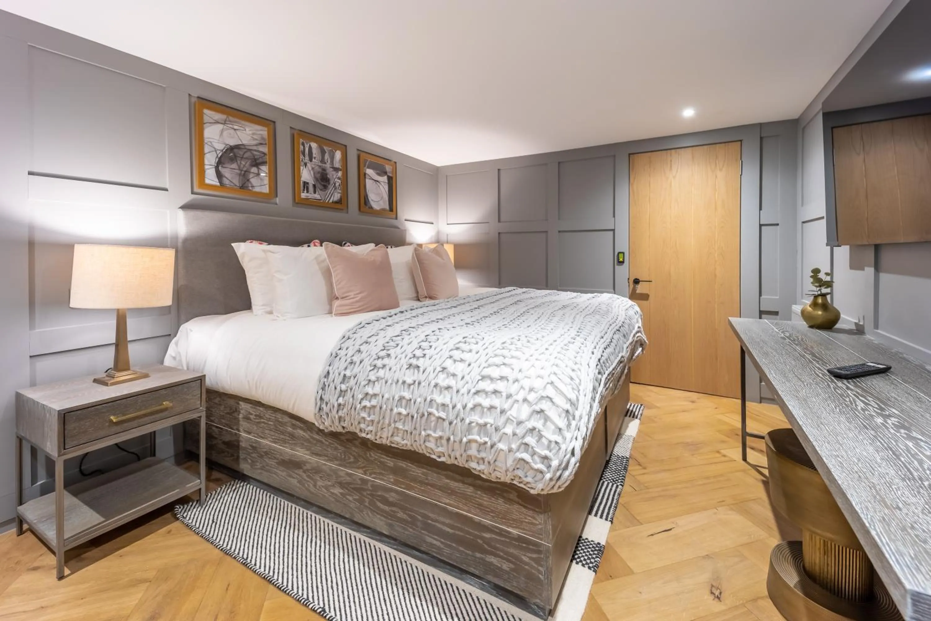 Bedroom, Bed in No1 Apartments Edinburgh - New Town