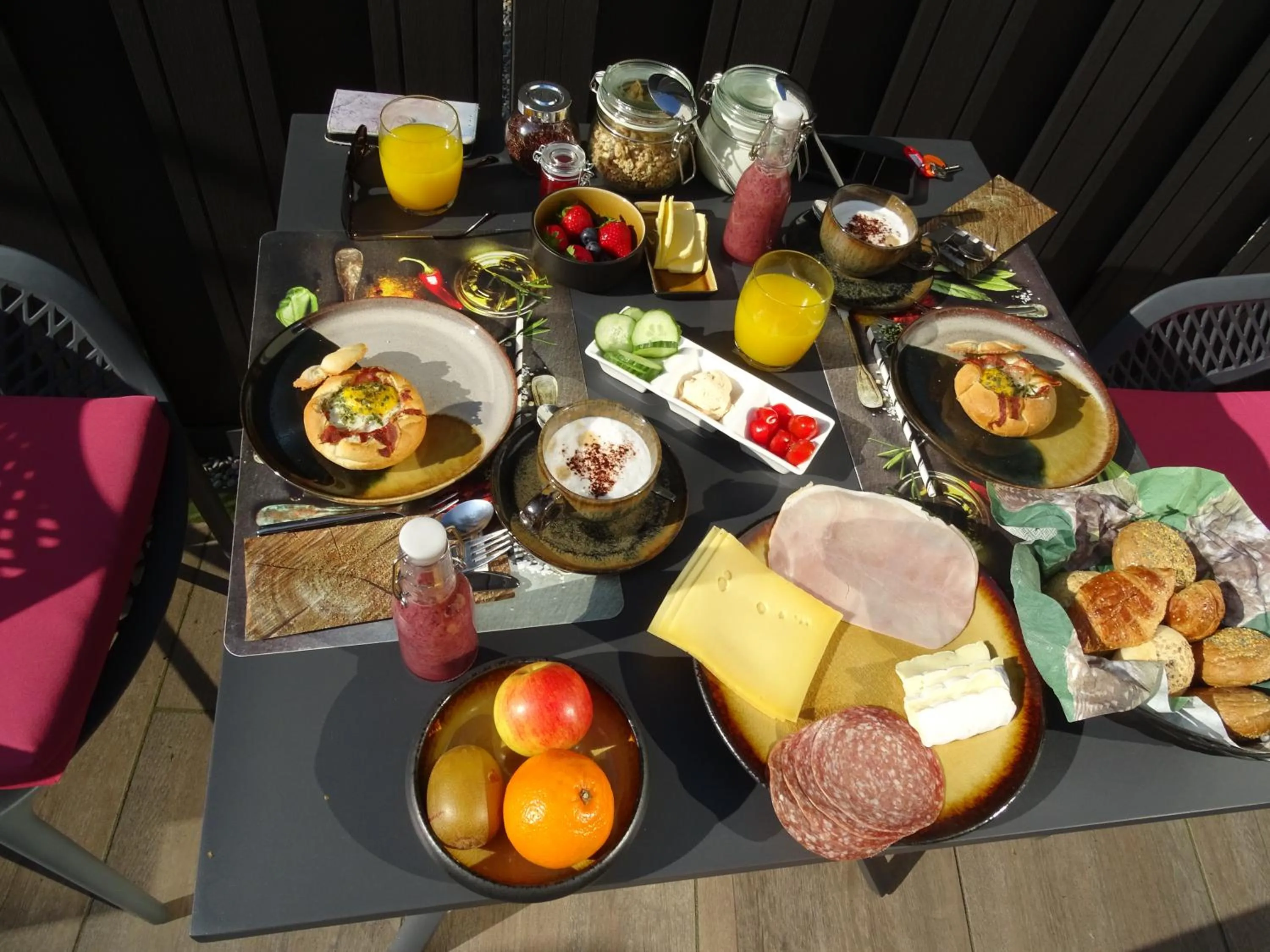 Food and drinks, Breakfast in B & B Wellness voor 2