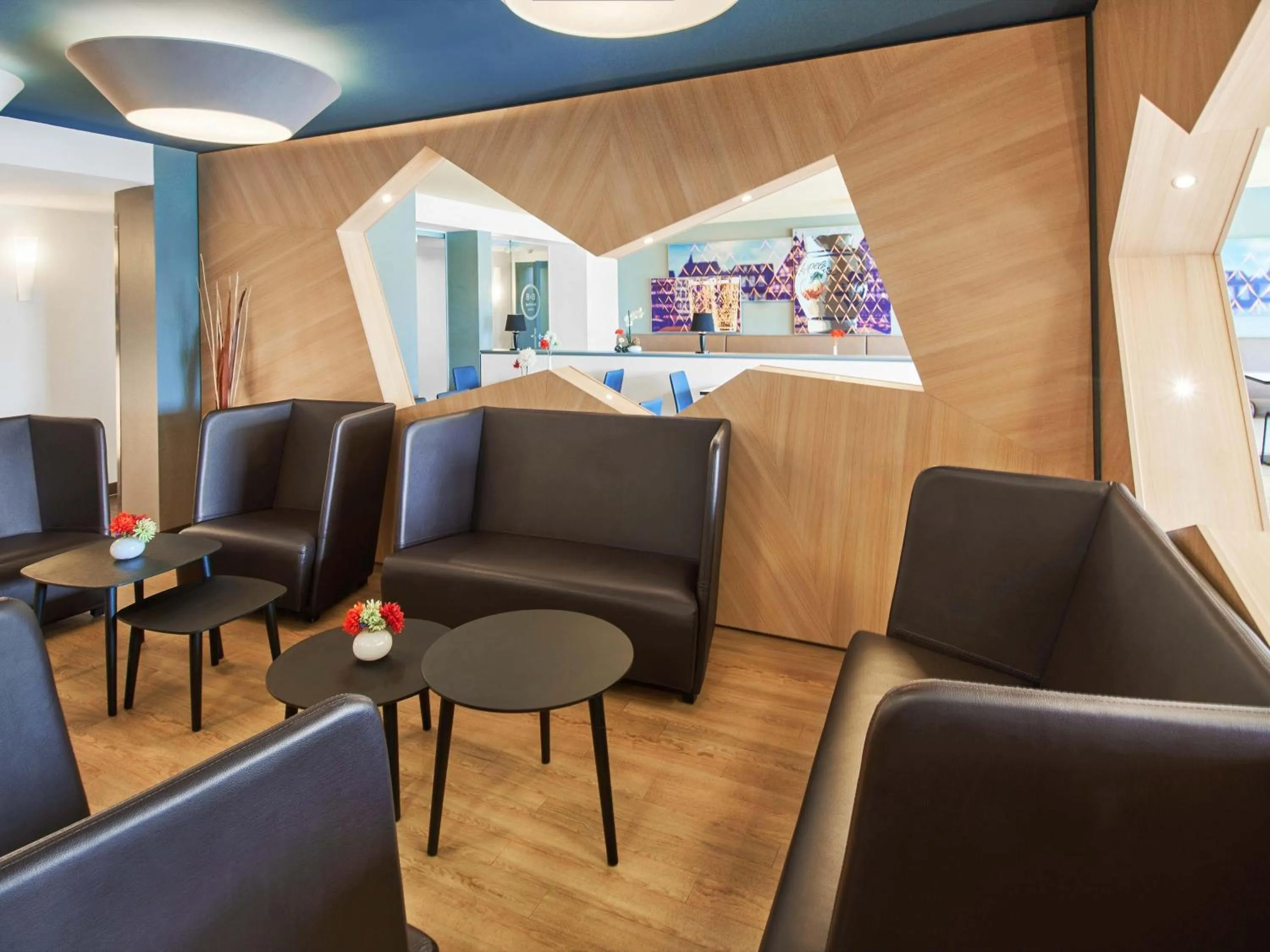 Lobby or reception in B&B Hotel Frankfurt-Nord