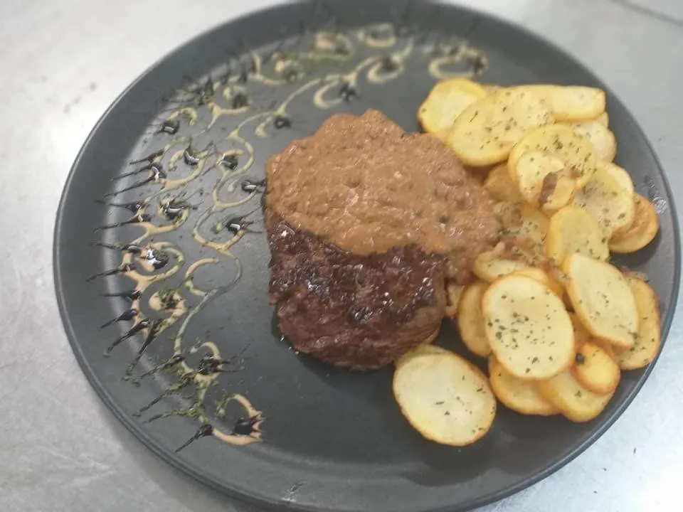 Restaurant/places to eat in Hotel Amarilis