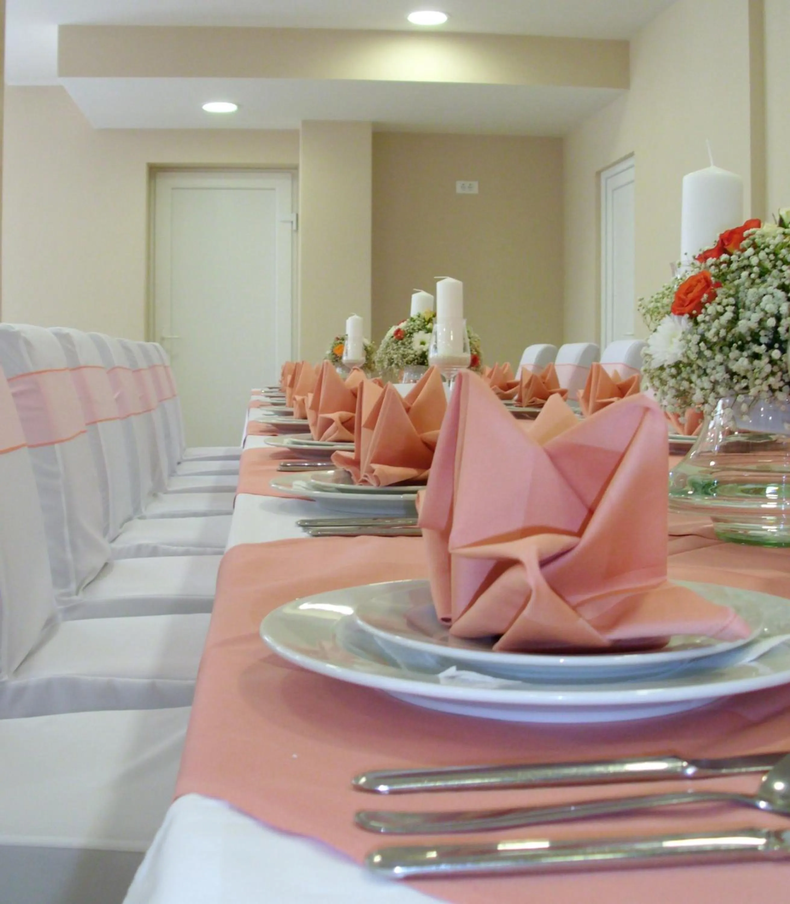 Restaurant/places to eat in Hotel Amarilis