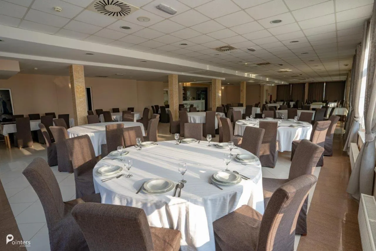 Restaurant/places to eat in Hotel Amarilis