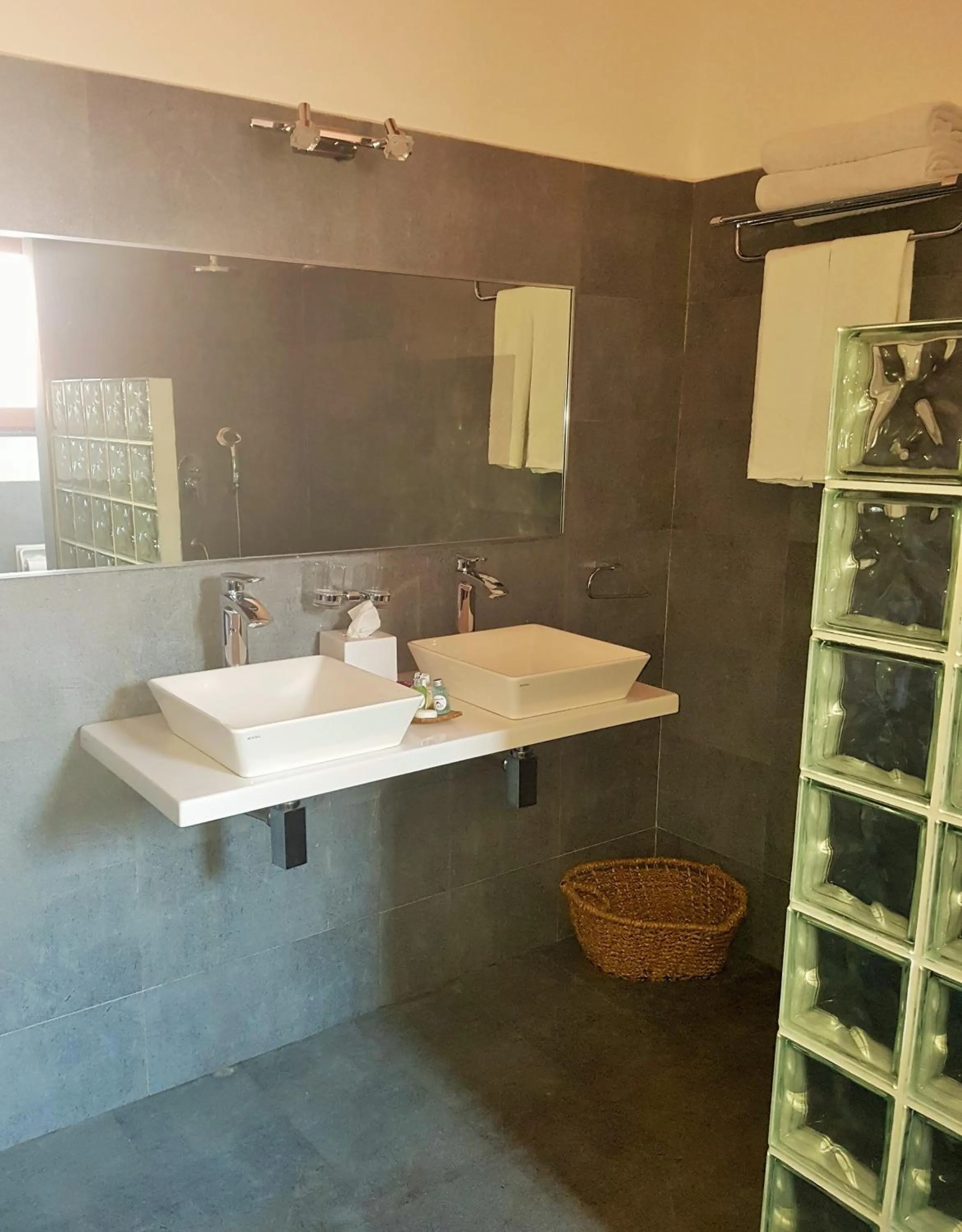 Bathroom in IMAGINE Villa Hotel