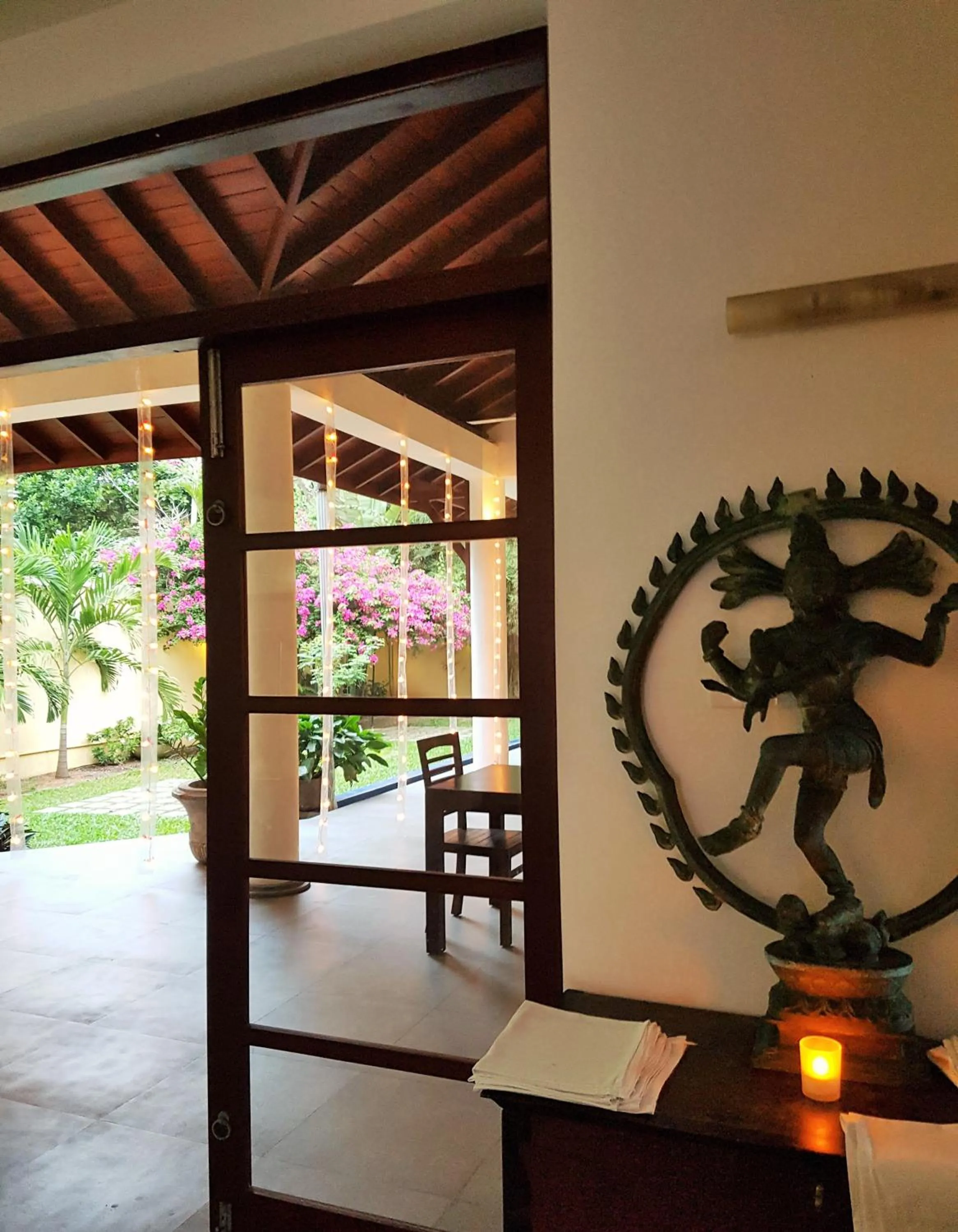 Patio in IMAGINE Villa Hotel